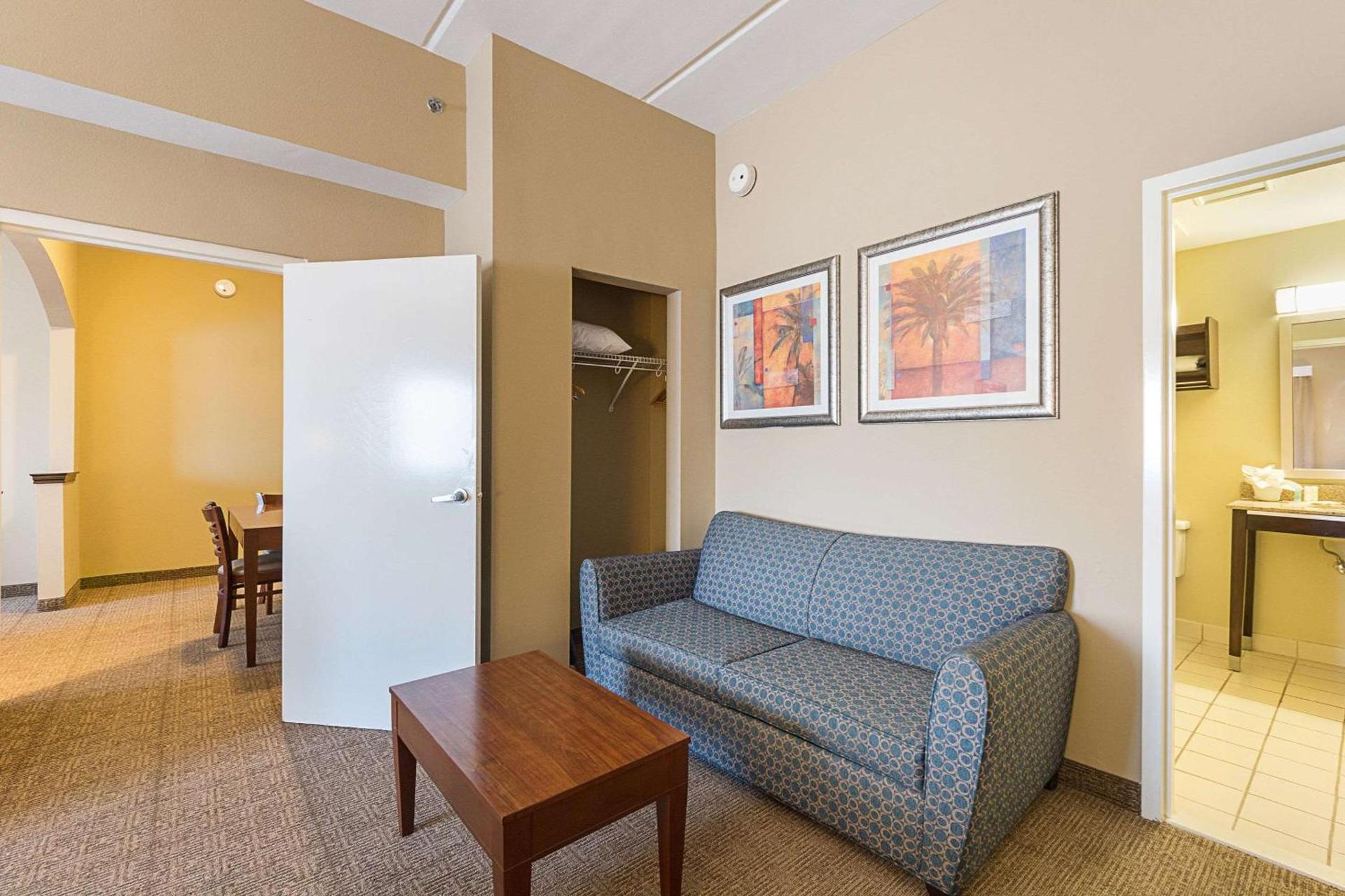 Comfort Suites Beachside photo 27