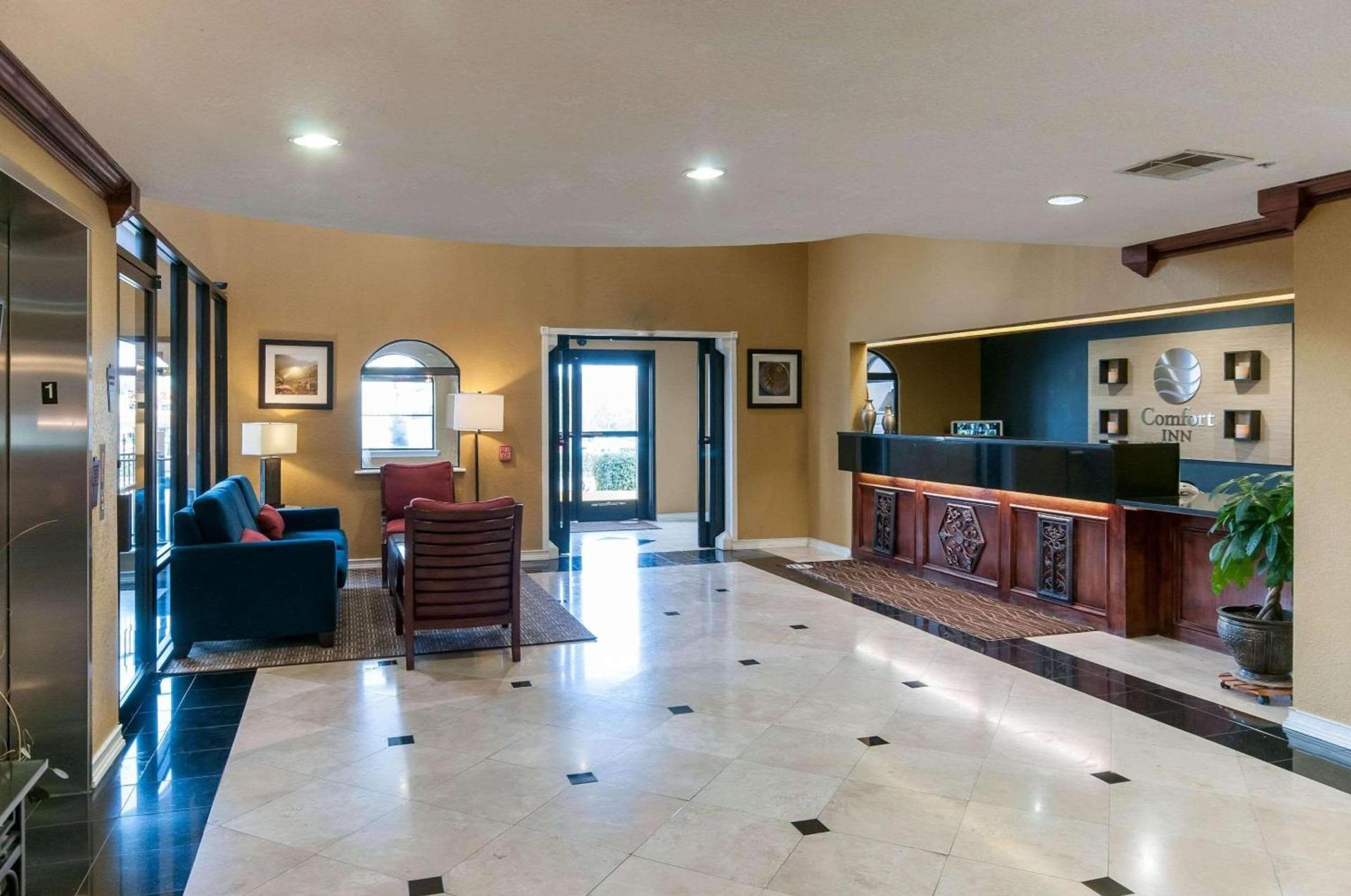 Comfort Inn North Conroe photo 5