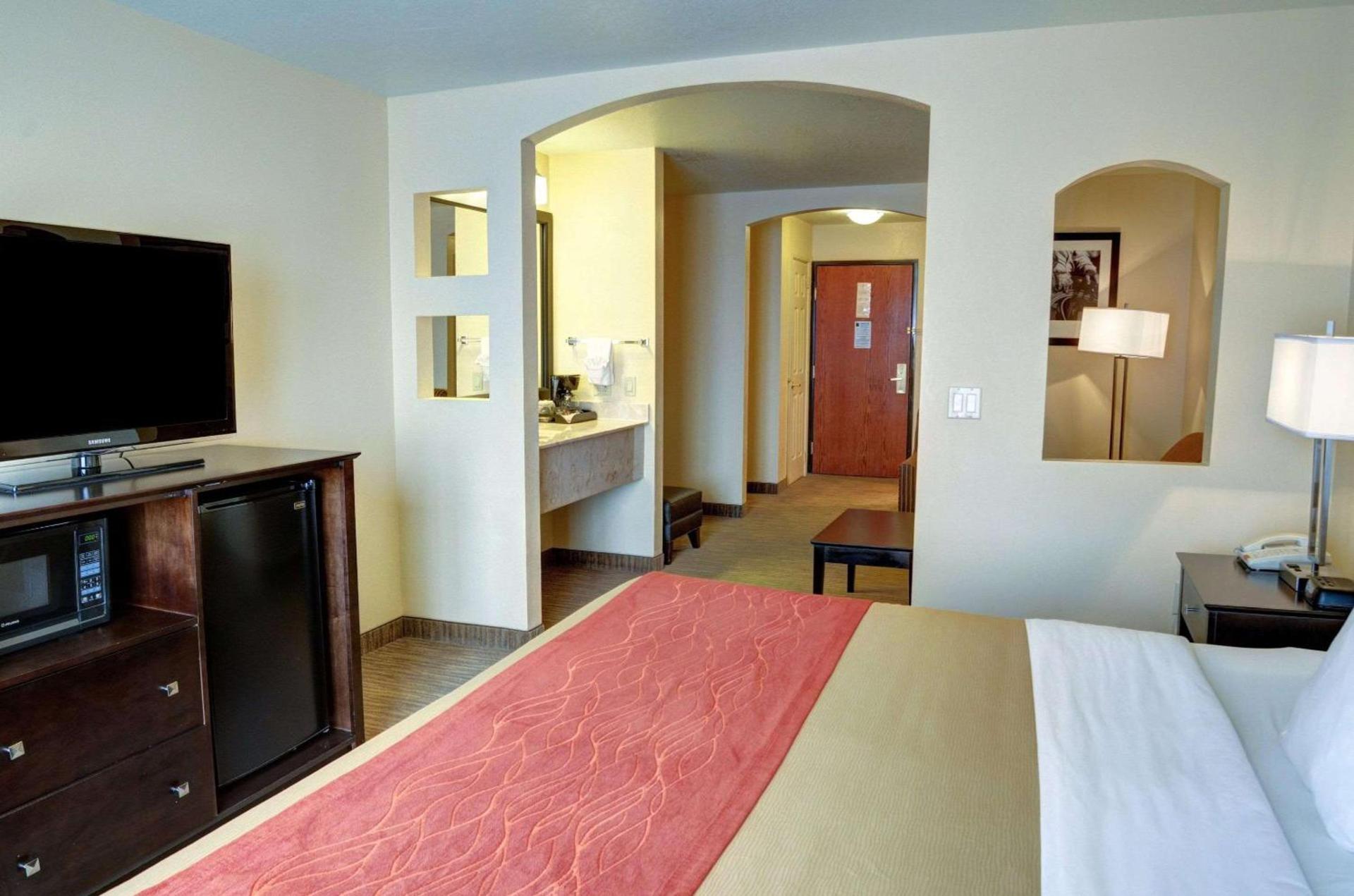 Comfort Inn & Suites Amarillo West Near Medical Center photo 35