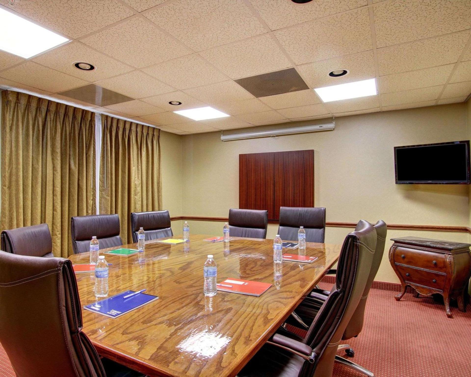 FairBridge Inn & Suites Cleburne photo 3