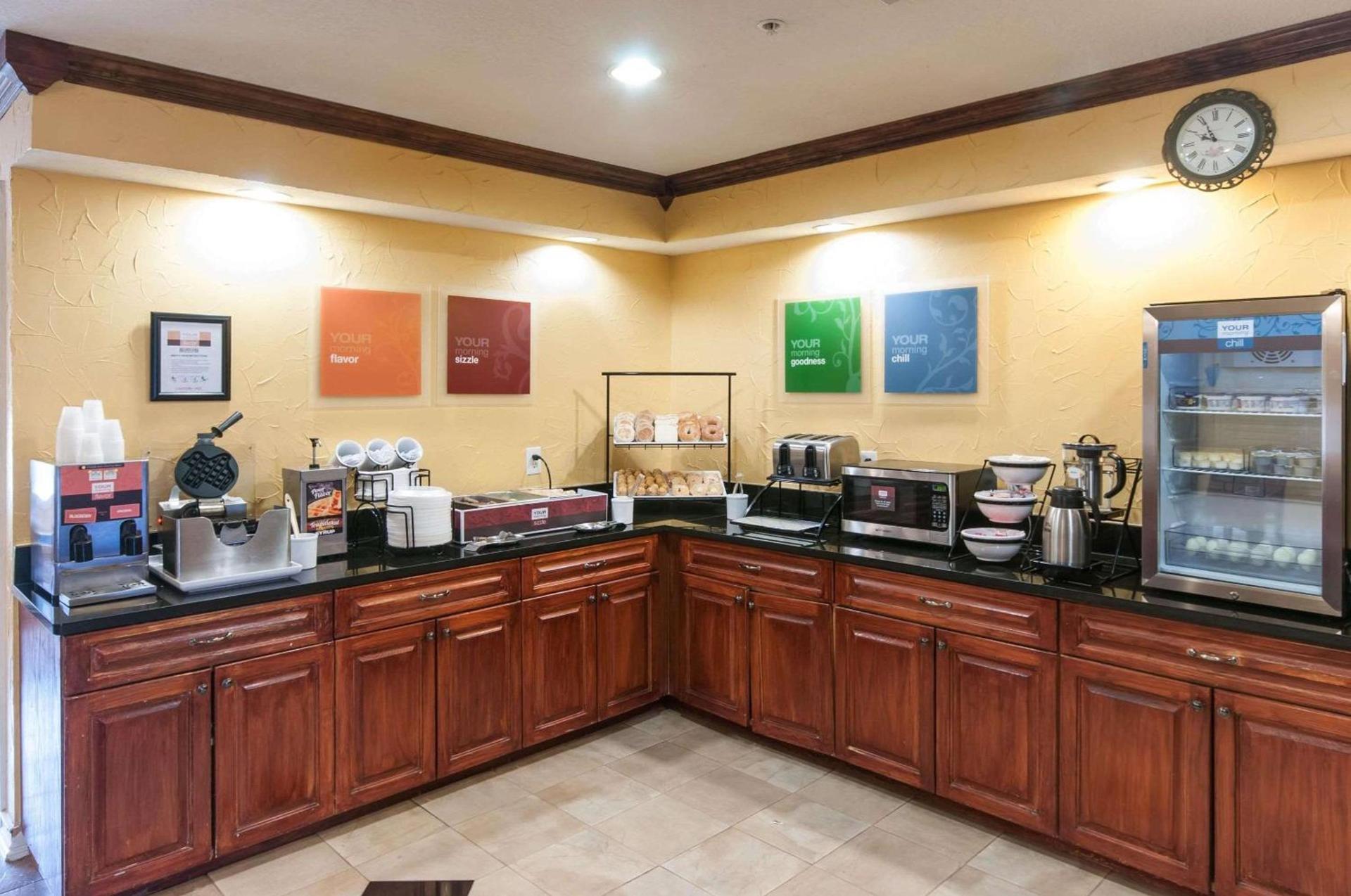 Comfort Inn North Conroe photo 38