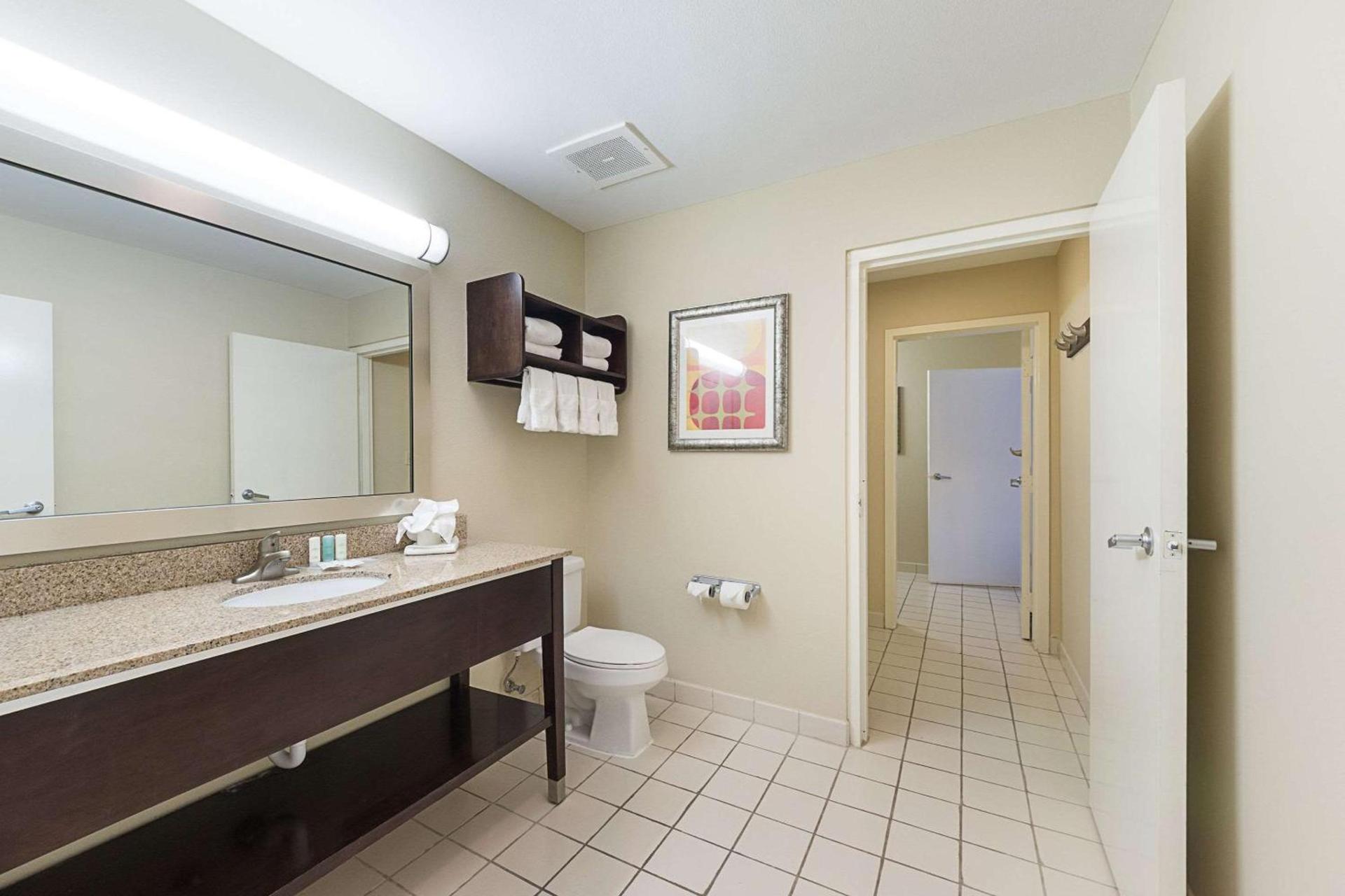 Comfort Suites Beachside photo 30
