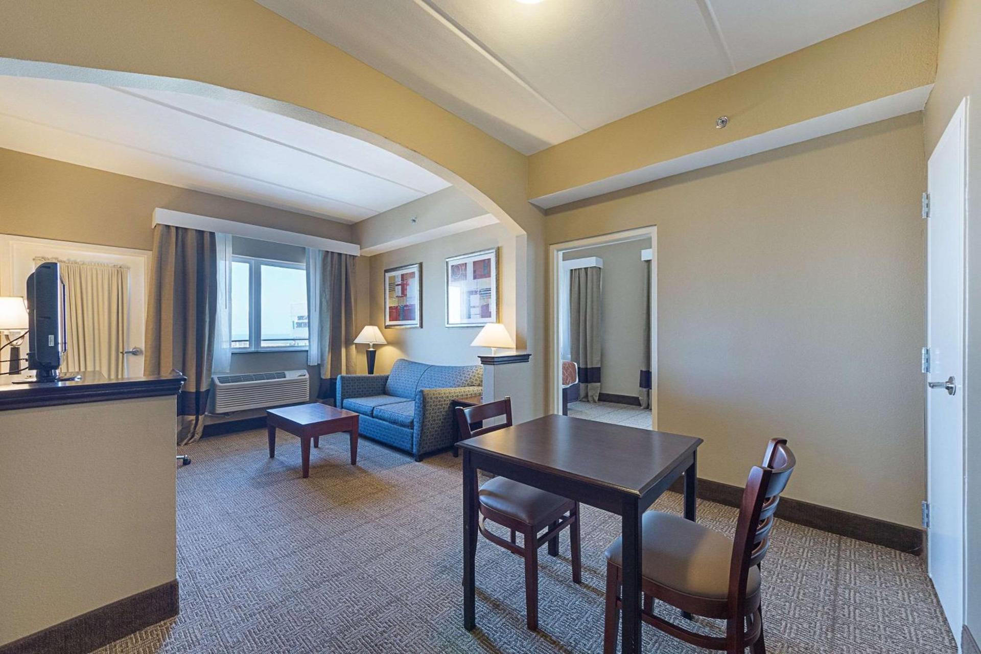 Comfort Suites Beachside photo 11