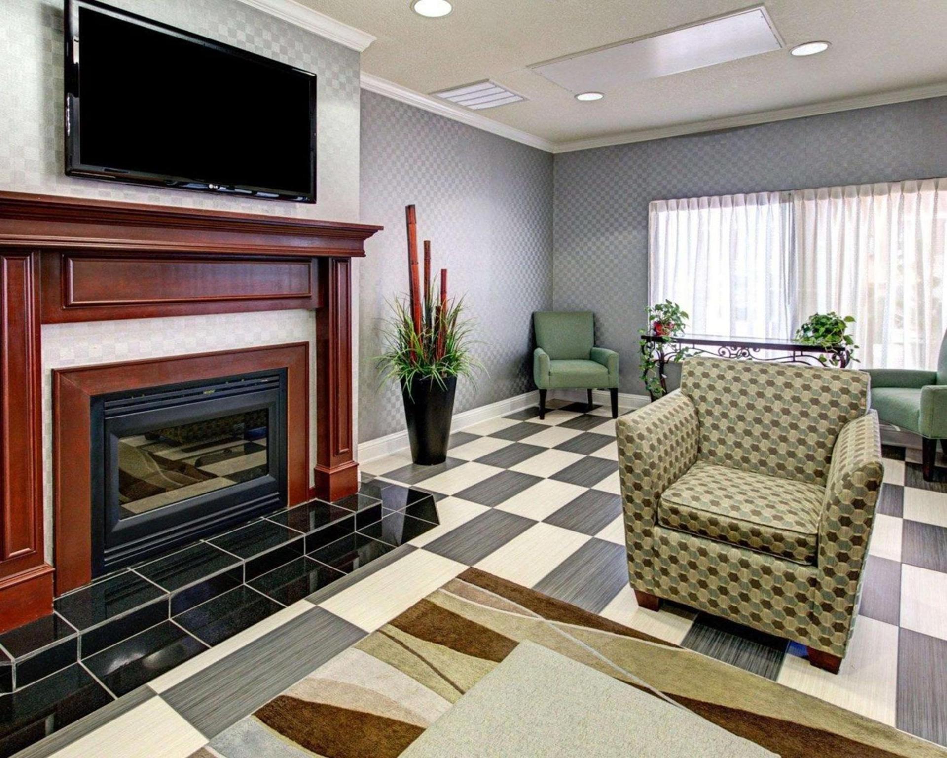 Comfort Inn Corsicana East photo 12