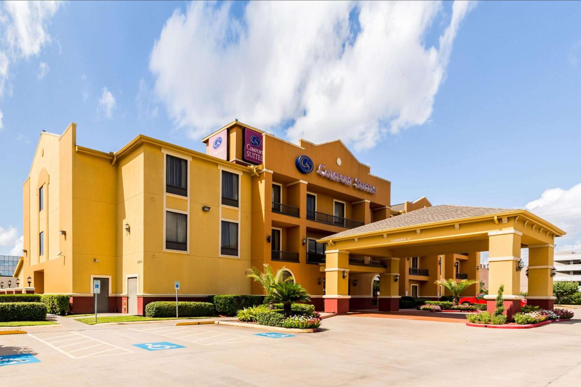Comfort Suites Westchase Houston Energy Corridor photo 1