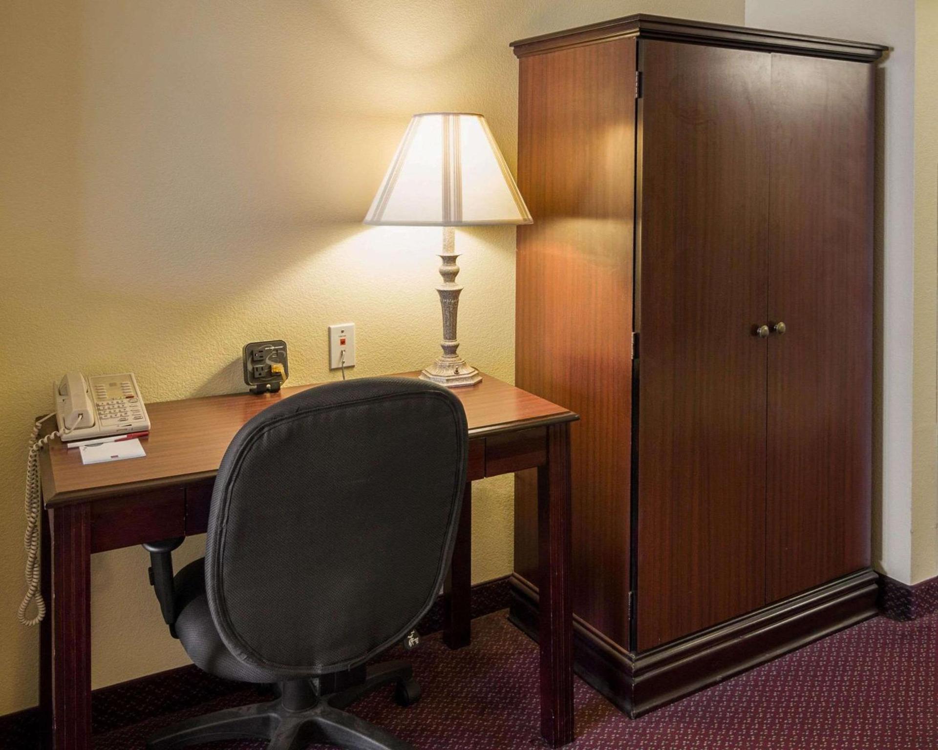 Comfort Suites Texarkana Texas photo 6