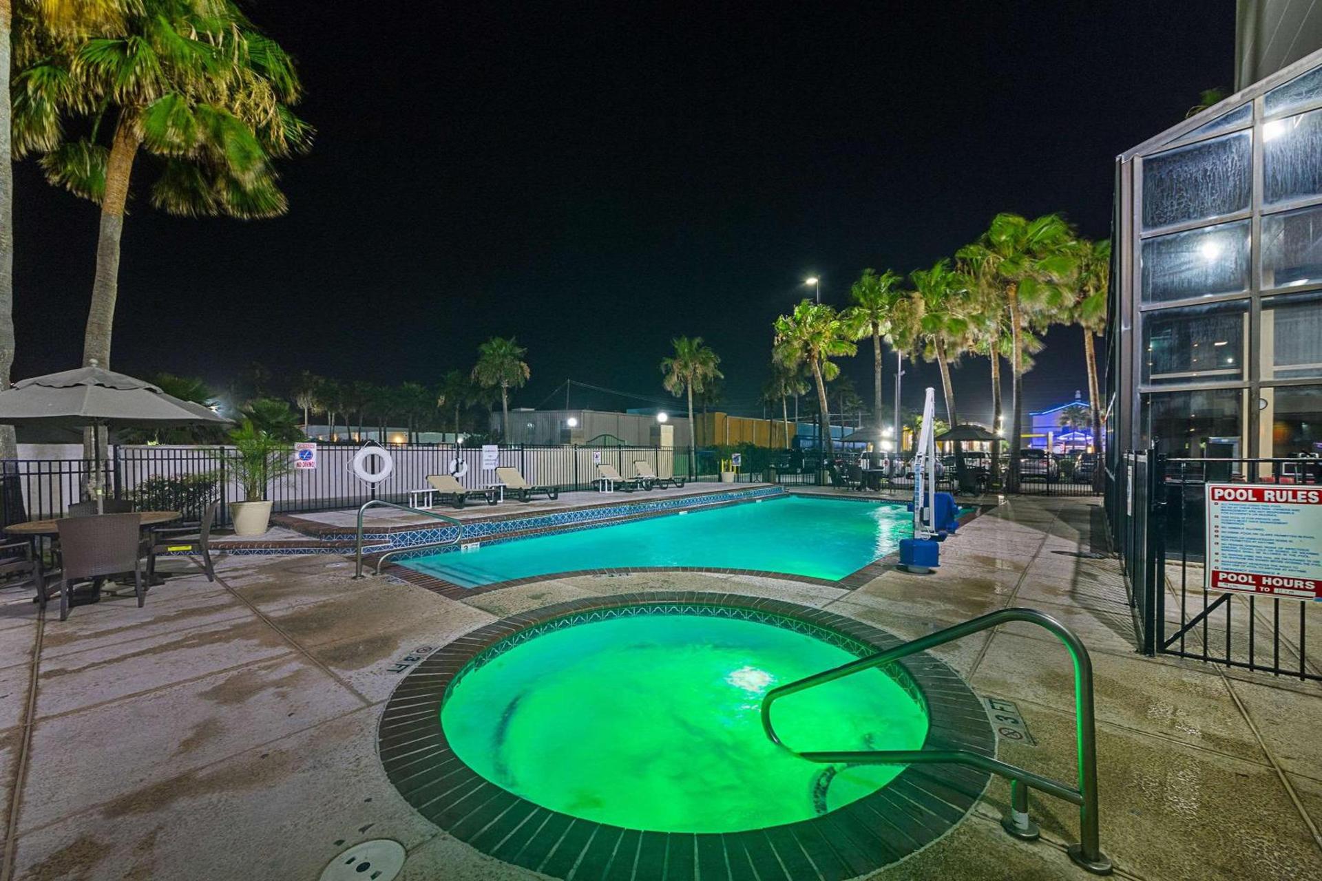Comfort Suites Beachside photo 35
