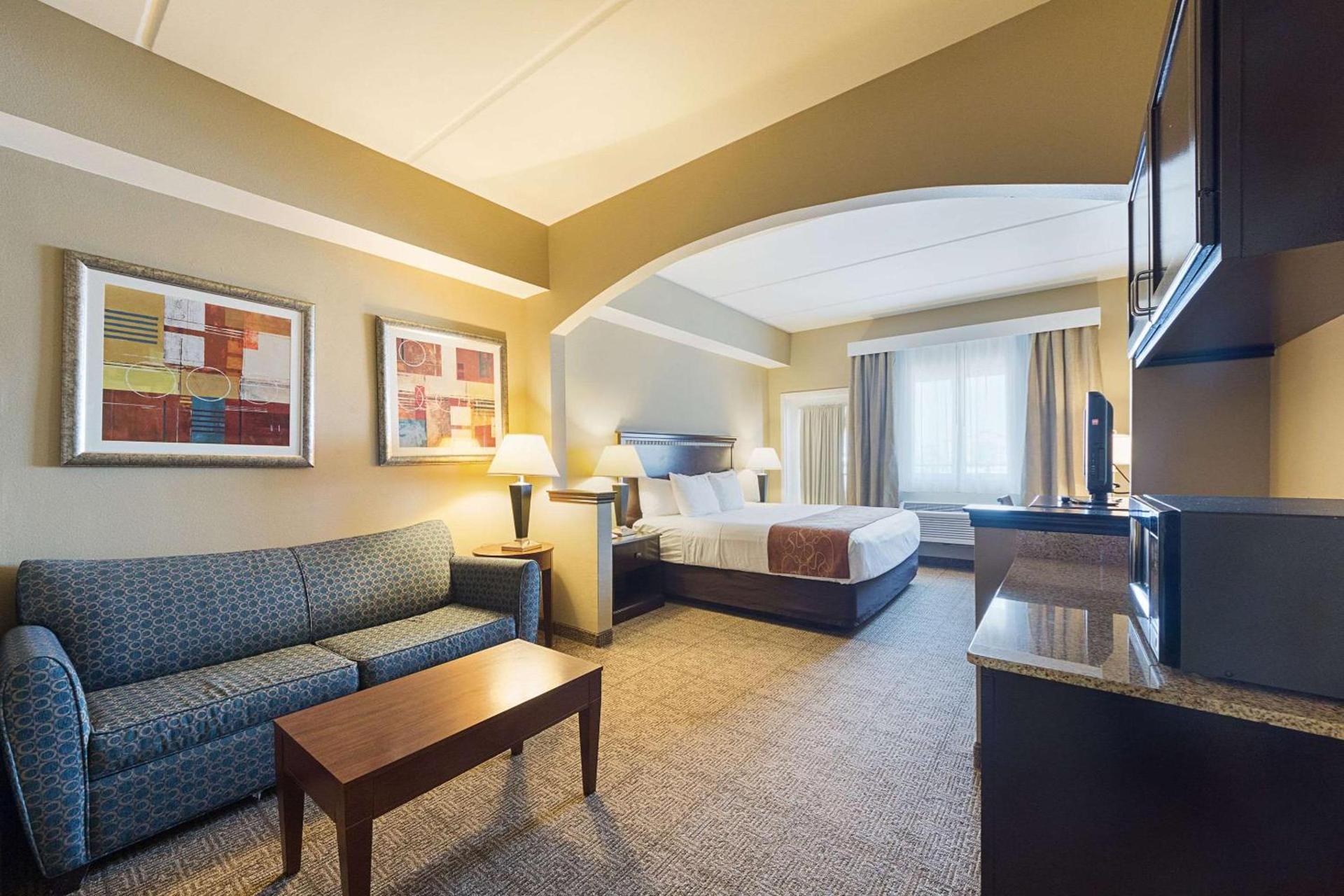 Comfort Suites Beachside photo 9