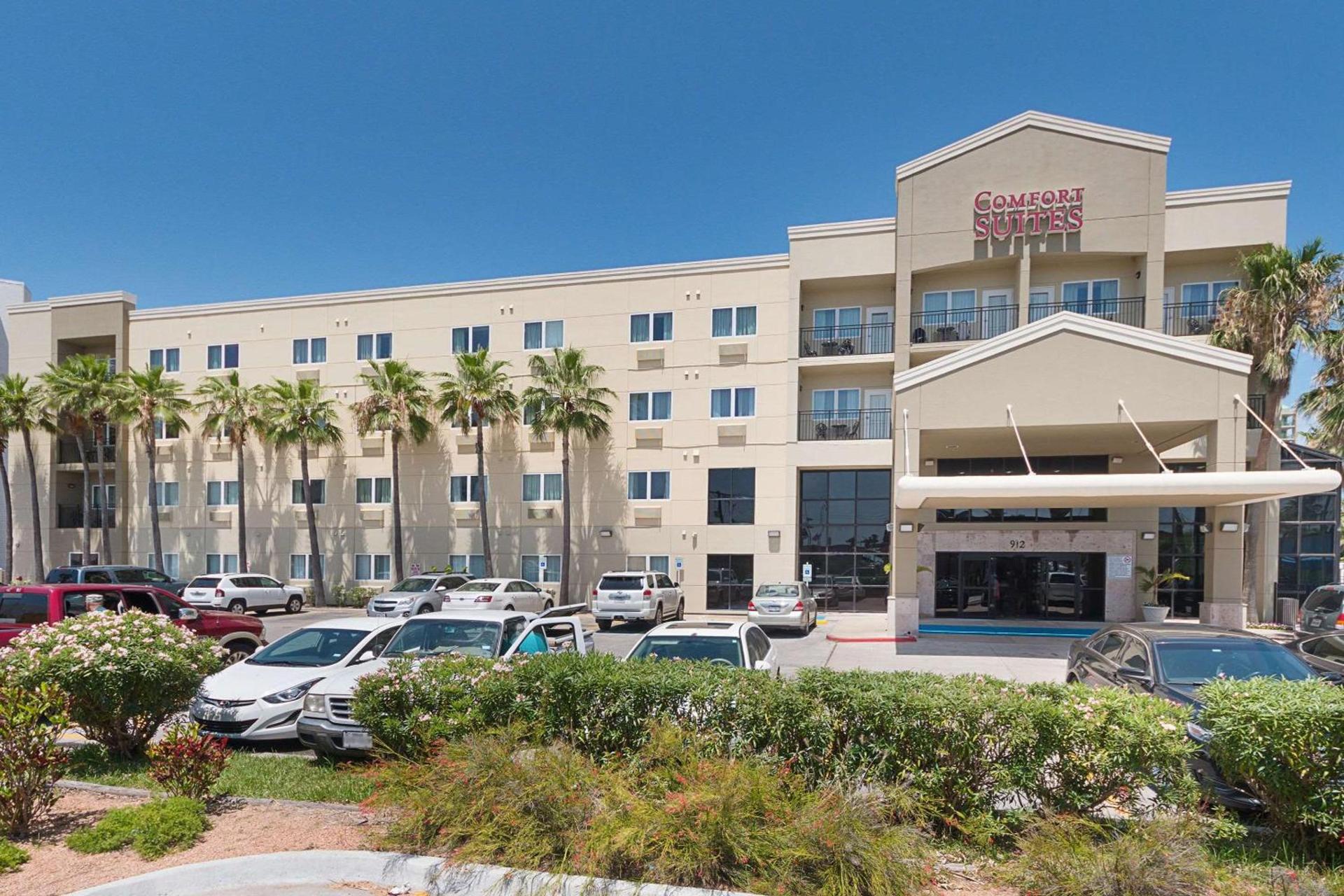 Comfort Suites Beachside photo 3