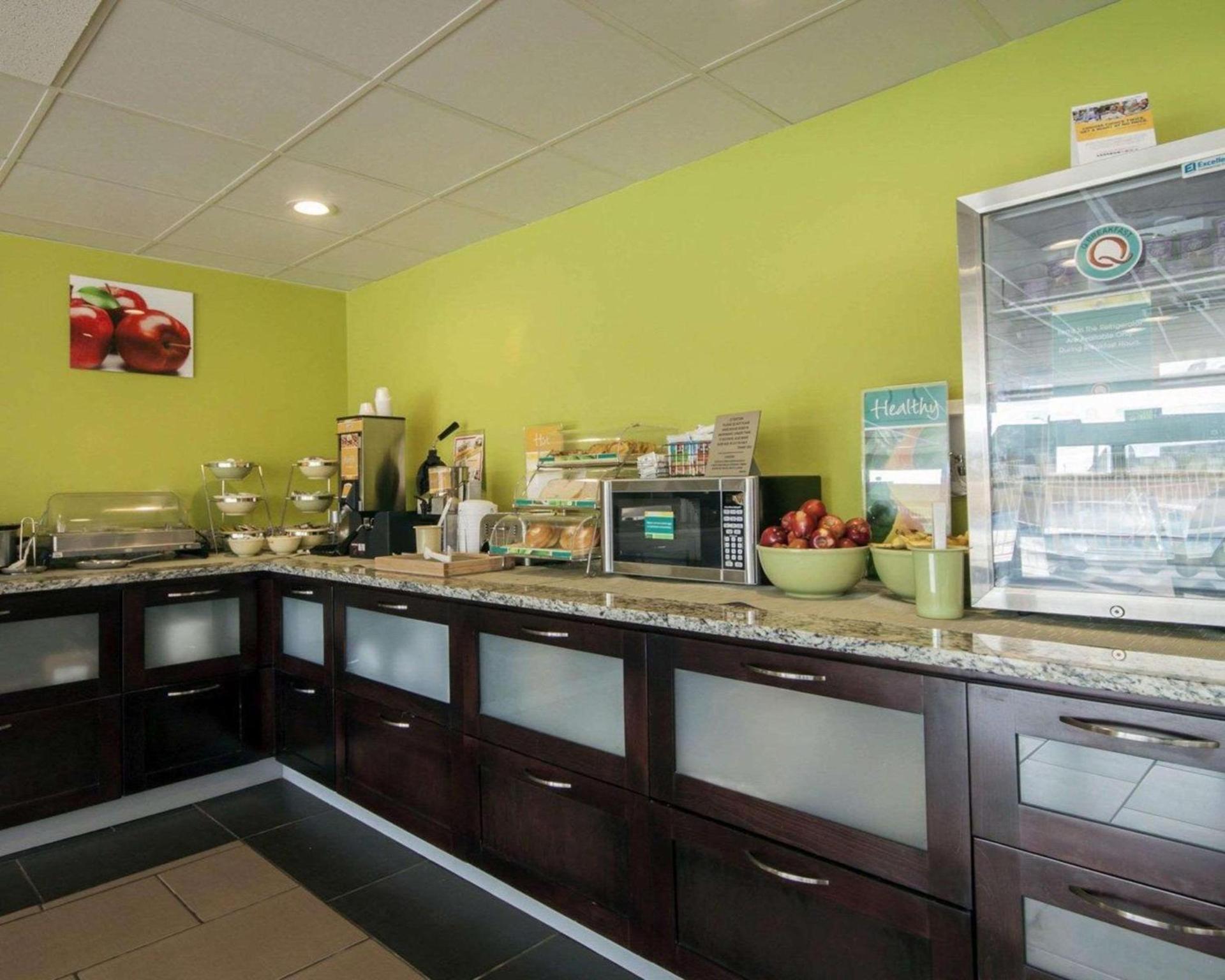 Quality Inn & Suites Airport photo 17