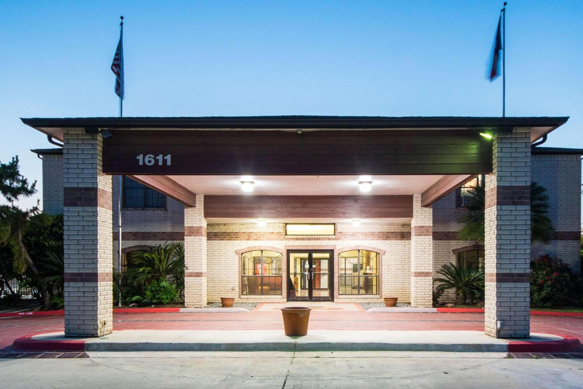 Quality Inn University near Downtown photo 2
