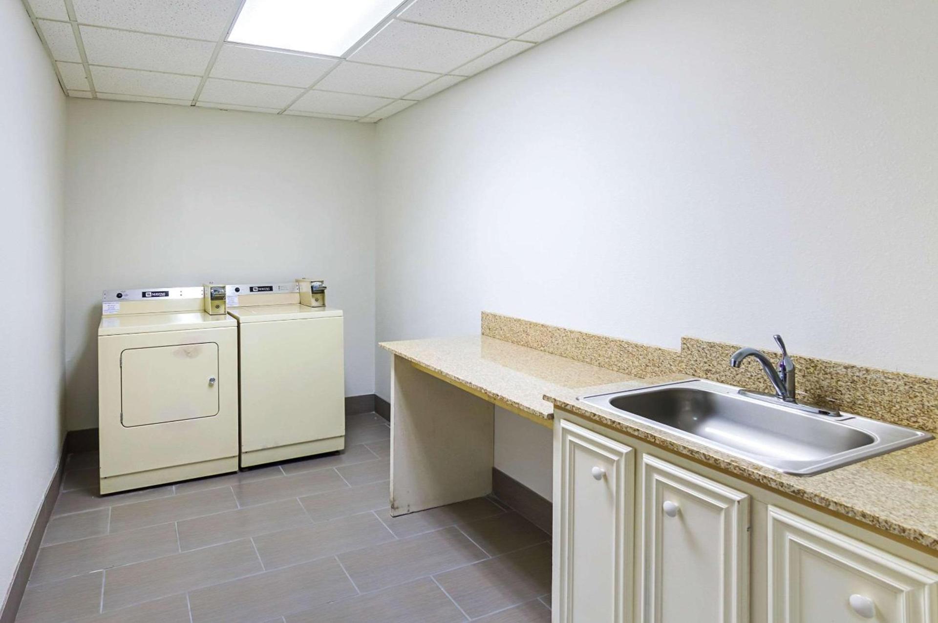 Quality Suites Lubbock Southwest photo 43