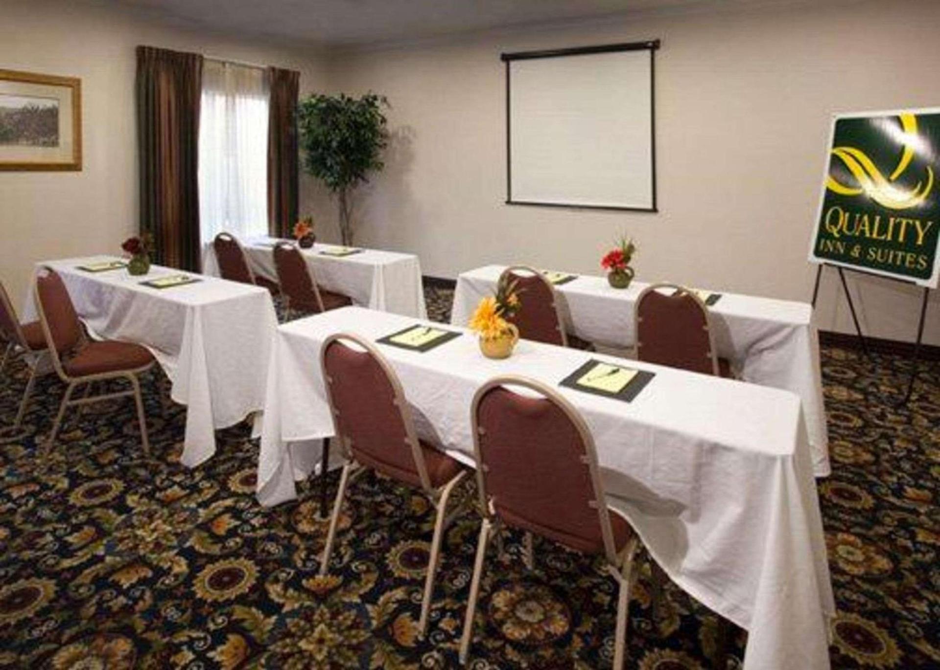 Quality Inn & Suites Near University — hotel in Waco