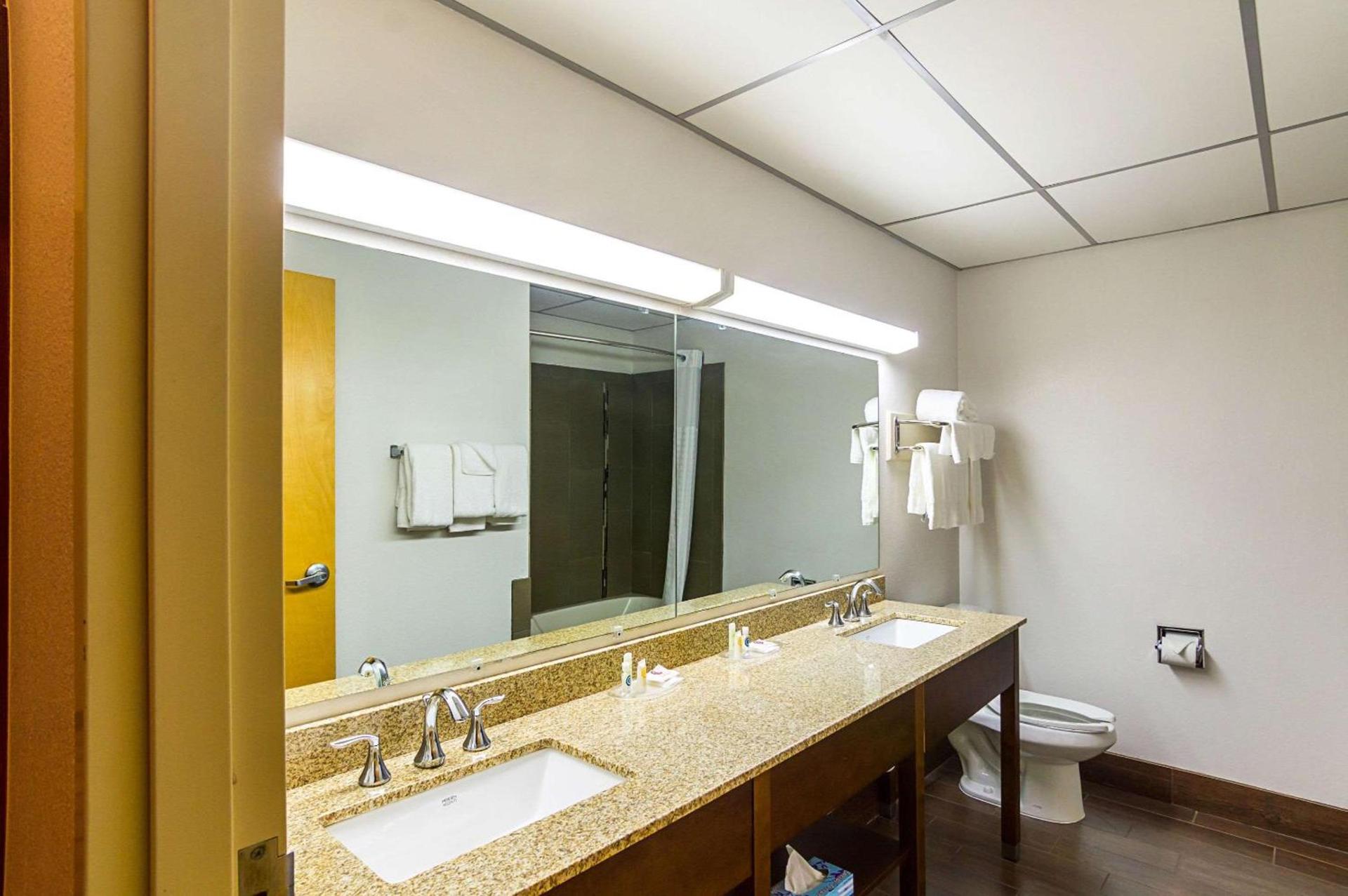 Quality Suites Lubbock Southwest photo 8