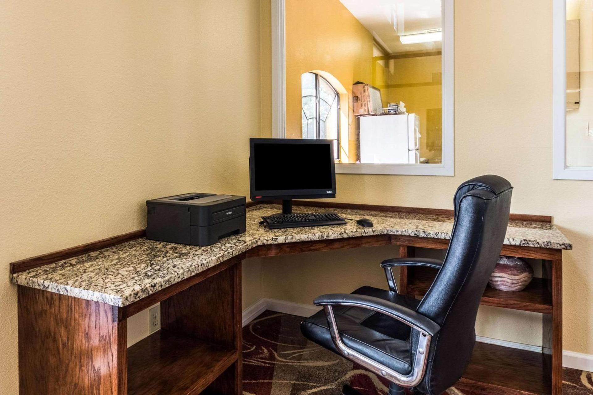 Quality Inn University near Downtown photo 25