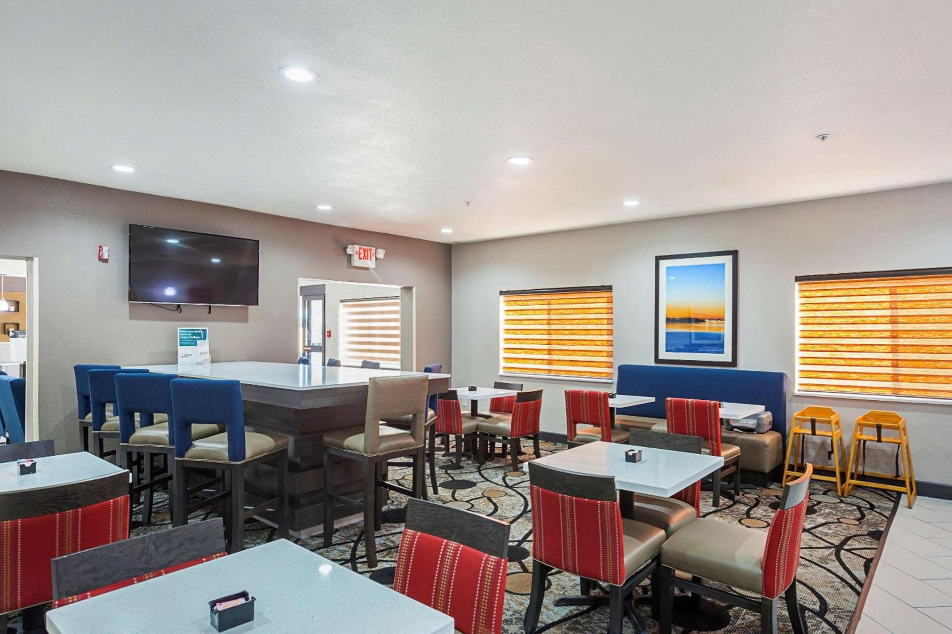 Comfort Suites Lewisville - Dallas photo 26