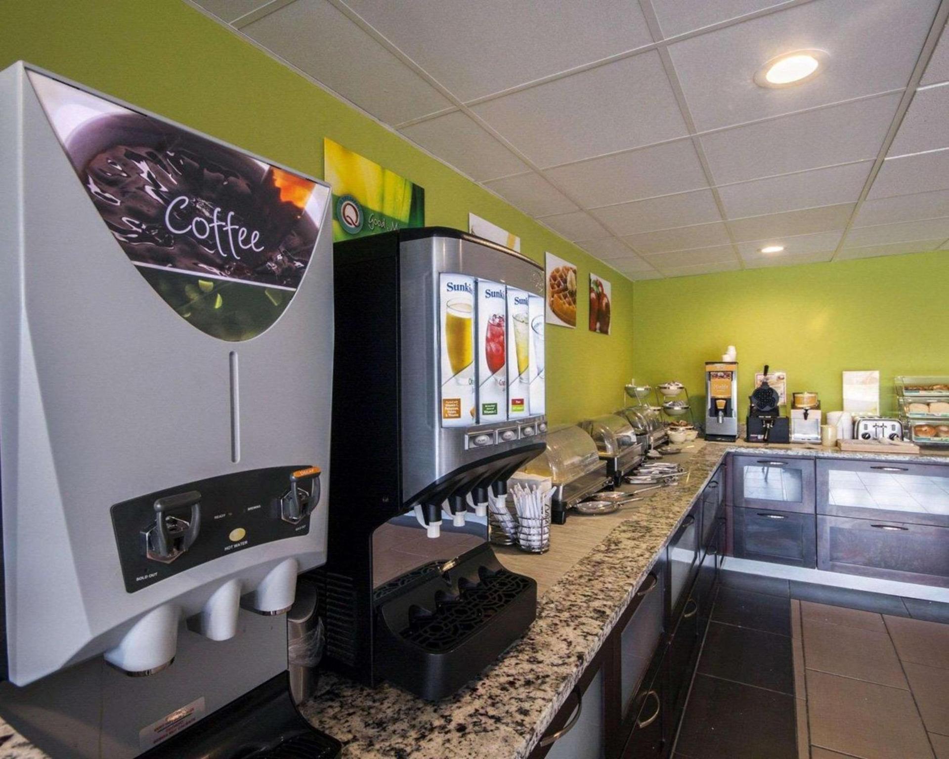 Quality Inn & Suites Airport photo 20