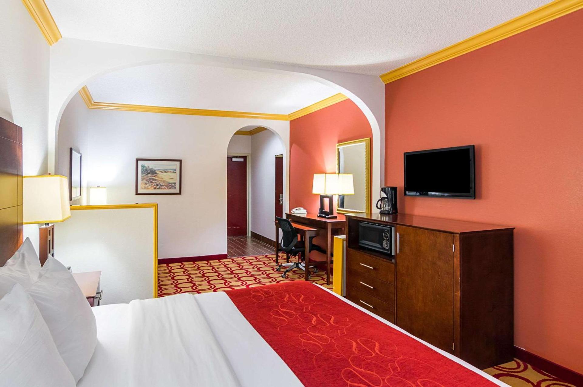 Quality Suites Lubbock Southwest photo 18