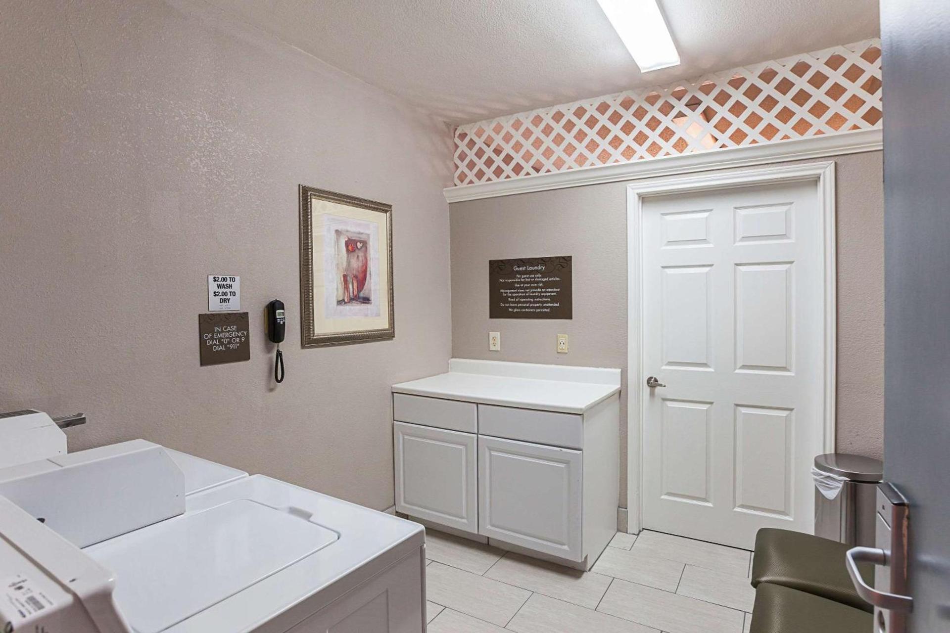 Comfort Suites Lewisville - Dallas photo 28