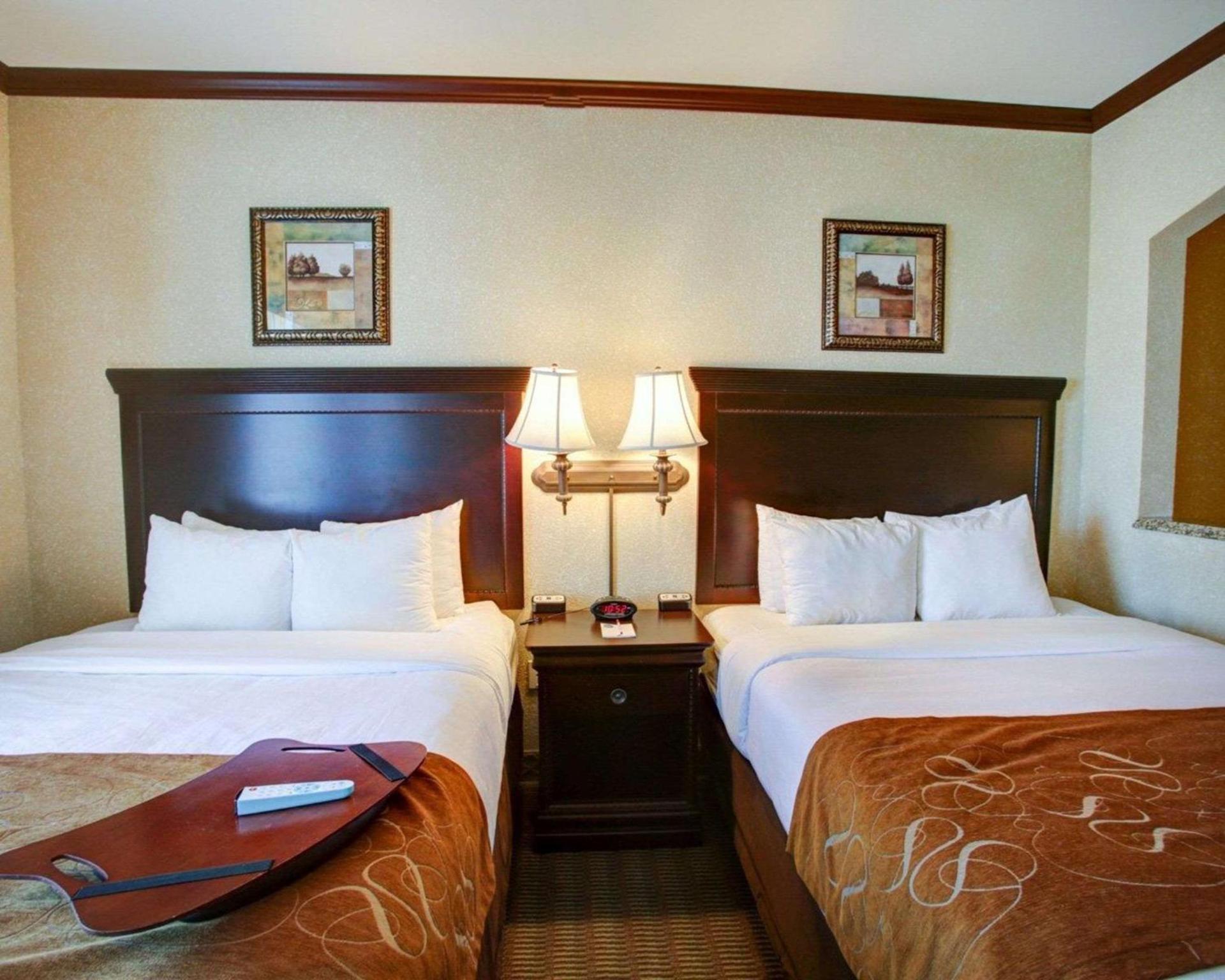 Comfort Suites University Drive photo 34
