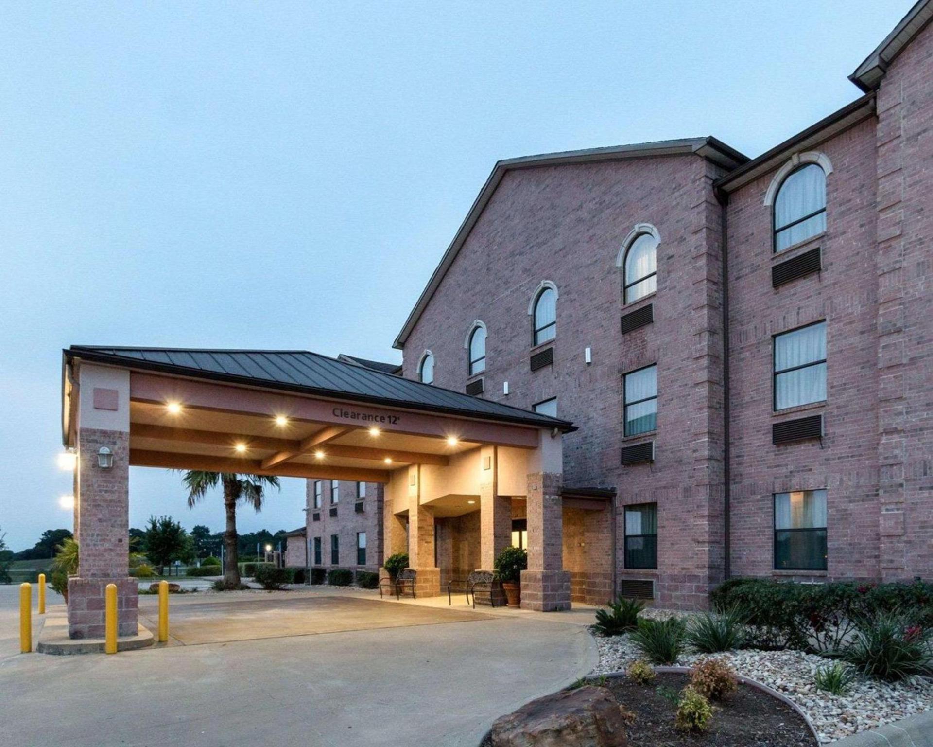 Quality Inn Buffalo photo 4