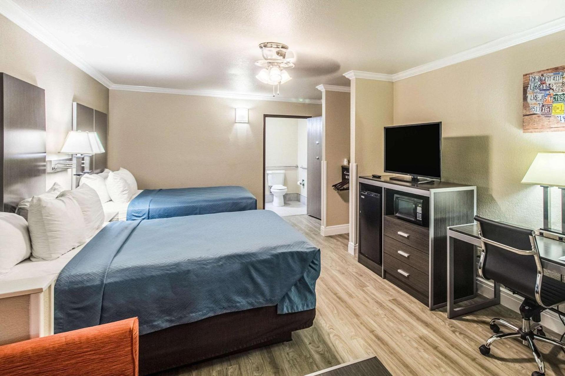 Econo Lodge Inn & Suites Corpus Christi photo 15