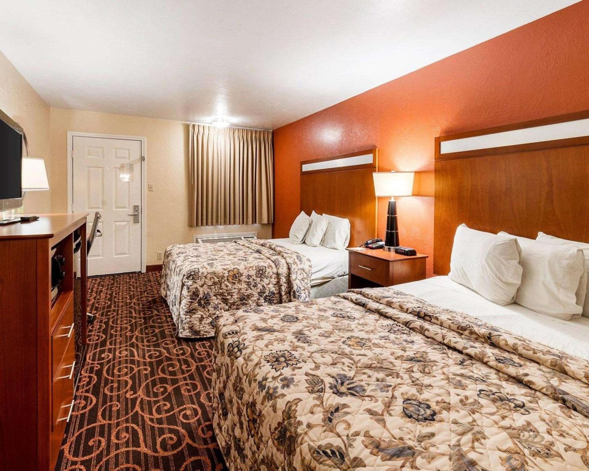 Econo Lodge Jasper photo 19