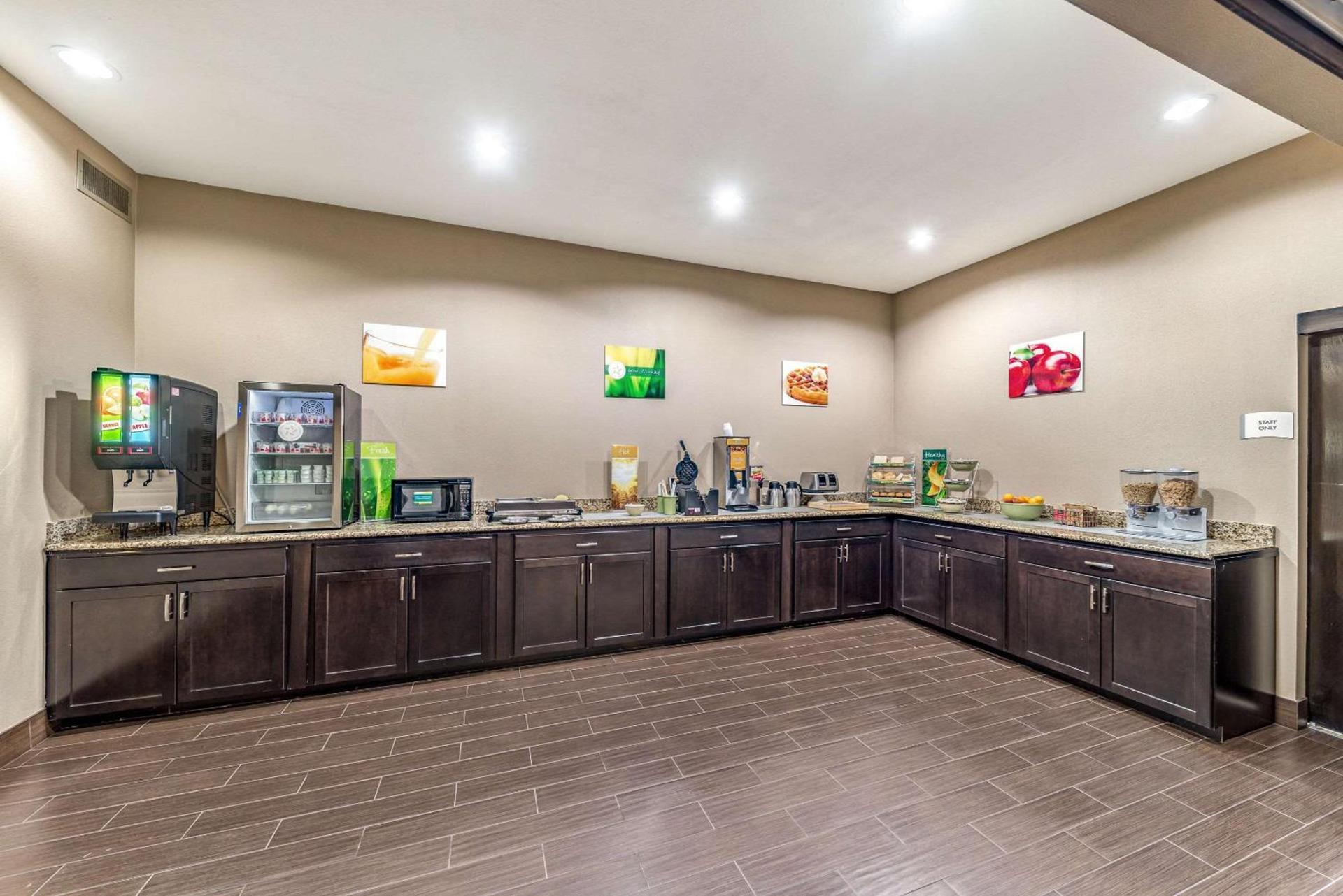 Quality Inn West Plano - Dallas photo 3