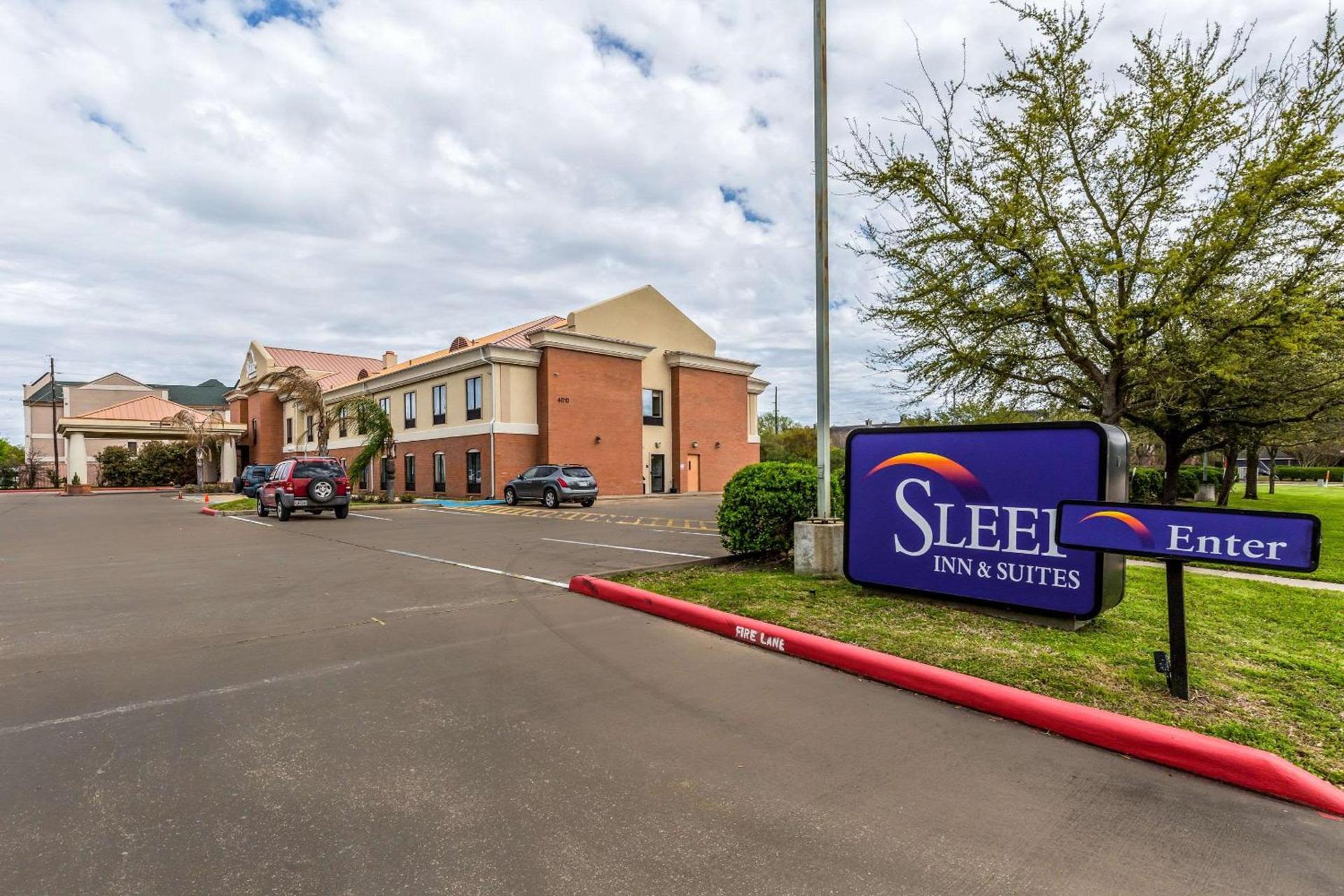 Sleep Inn & Suites Stafford - Sugarland photo 36