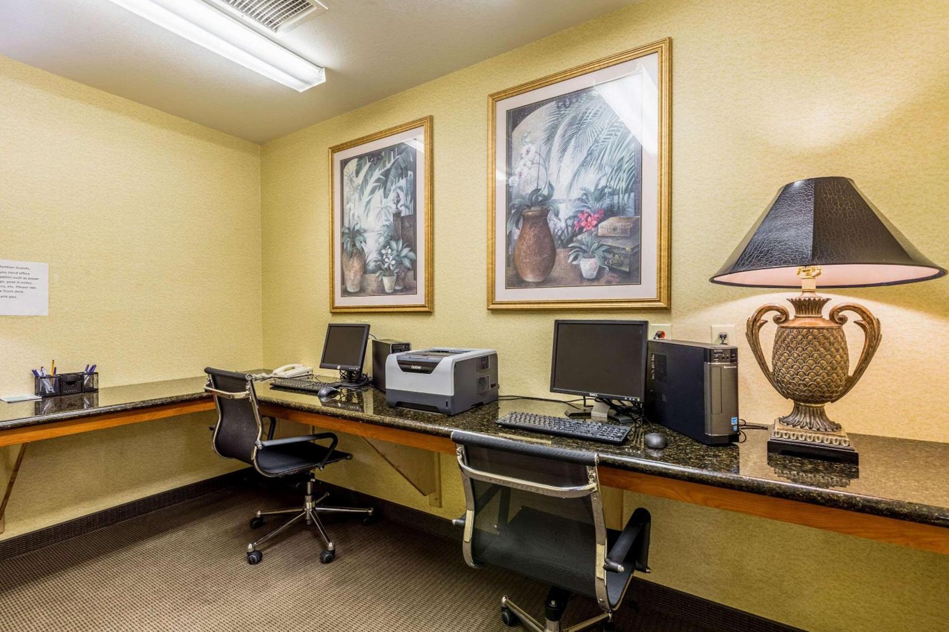 Sleep Inn & Suites Stafford - Sugarland photo 31