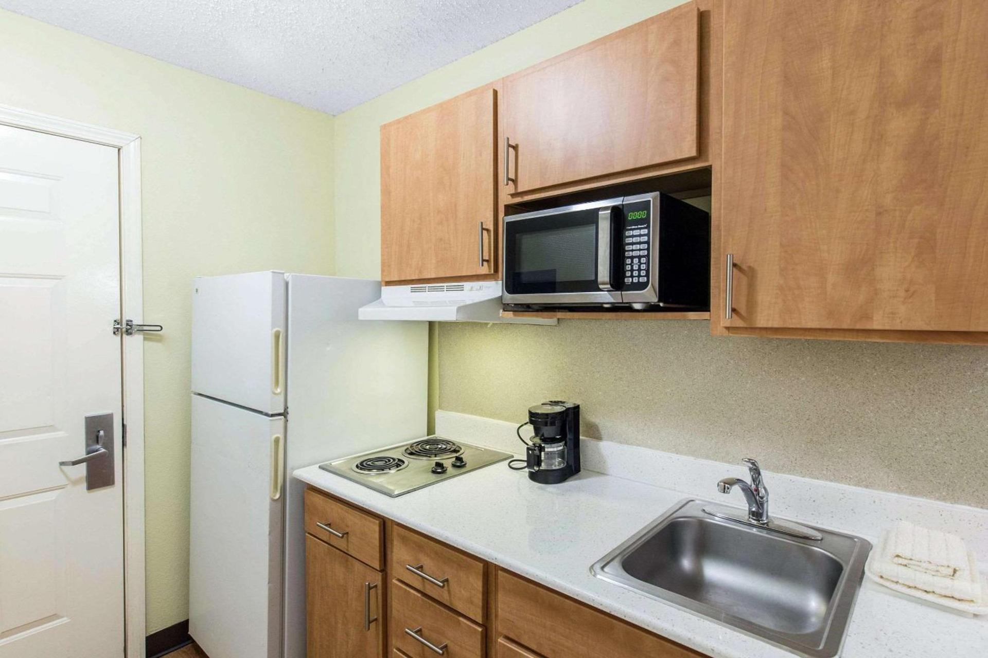 Hawthorn Extended Stay by Wyndham Lewisville photo 20