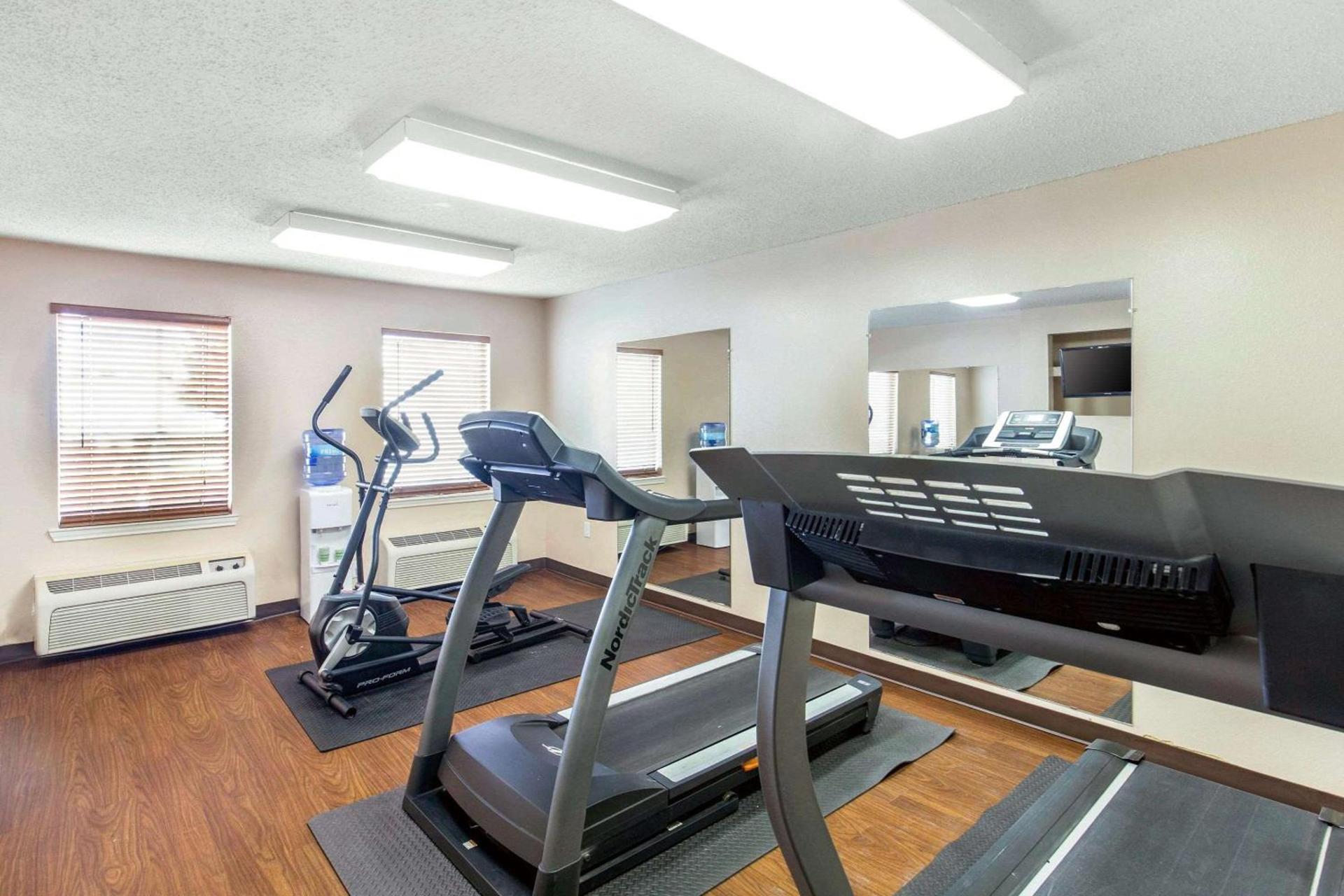 Hawthorn Extended Stay by Wyndham Lewisville photo 32