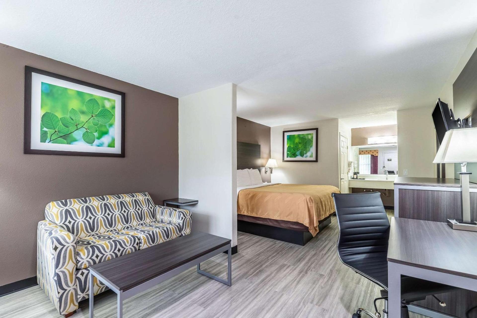 Quality Inn & Suites Canton photo 13