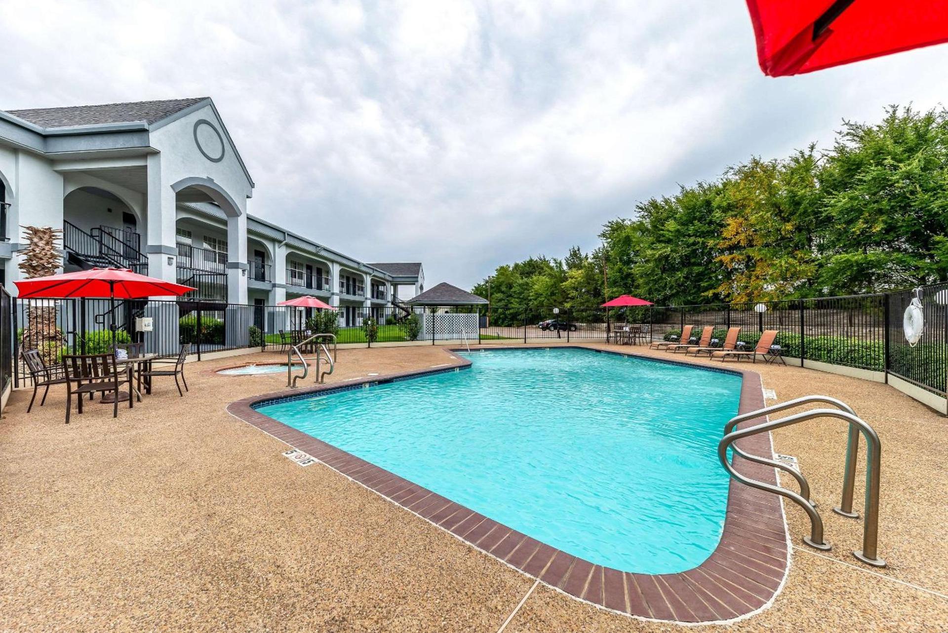 Quality Inn & Suites Canton photo 23