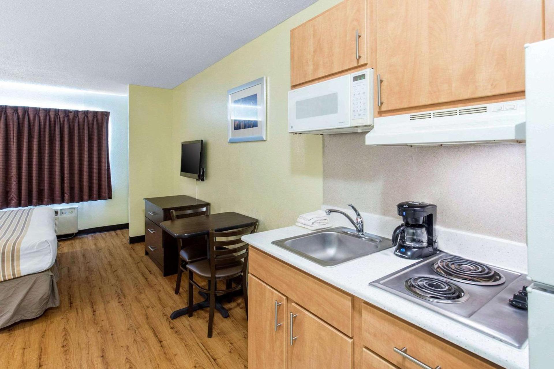 Hawthorn Extended Stay by Wyndham Lewisville photo 16