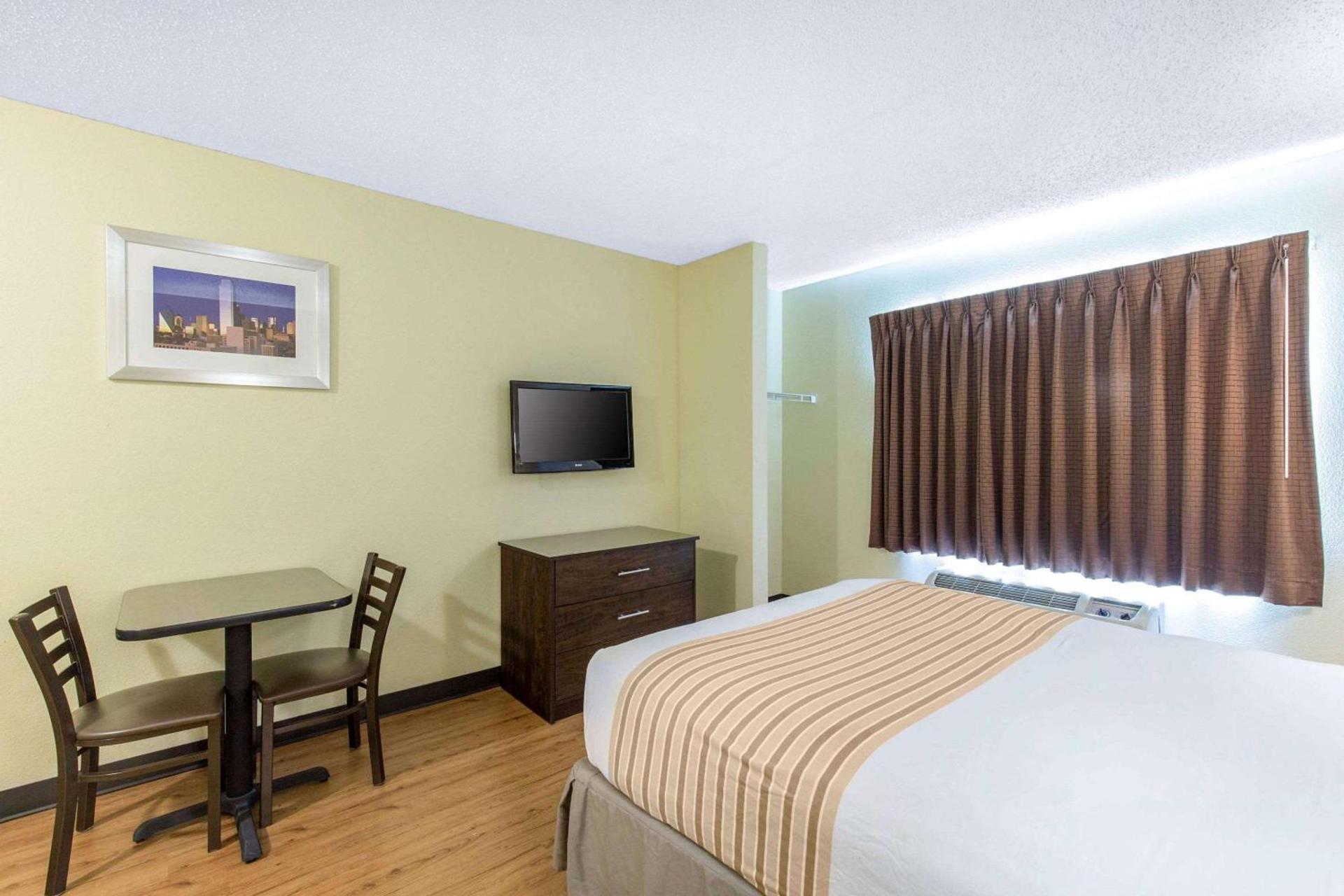 Hawthorn Extended Stay by Wyndham Lewisville photo 8