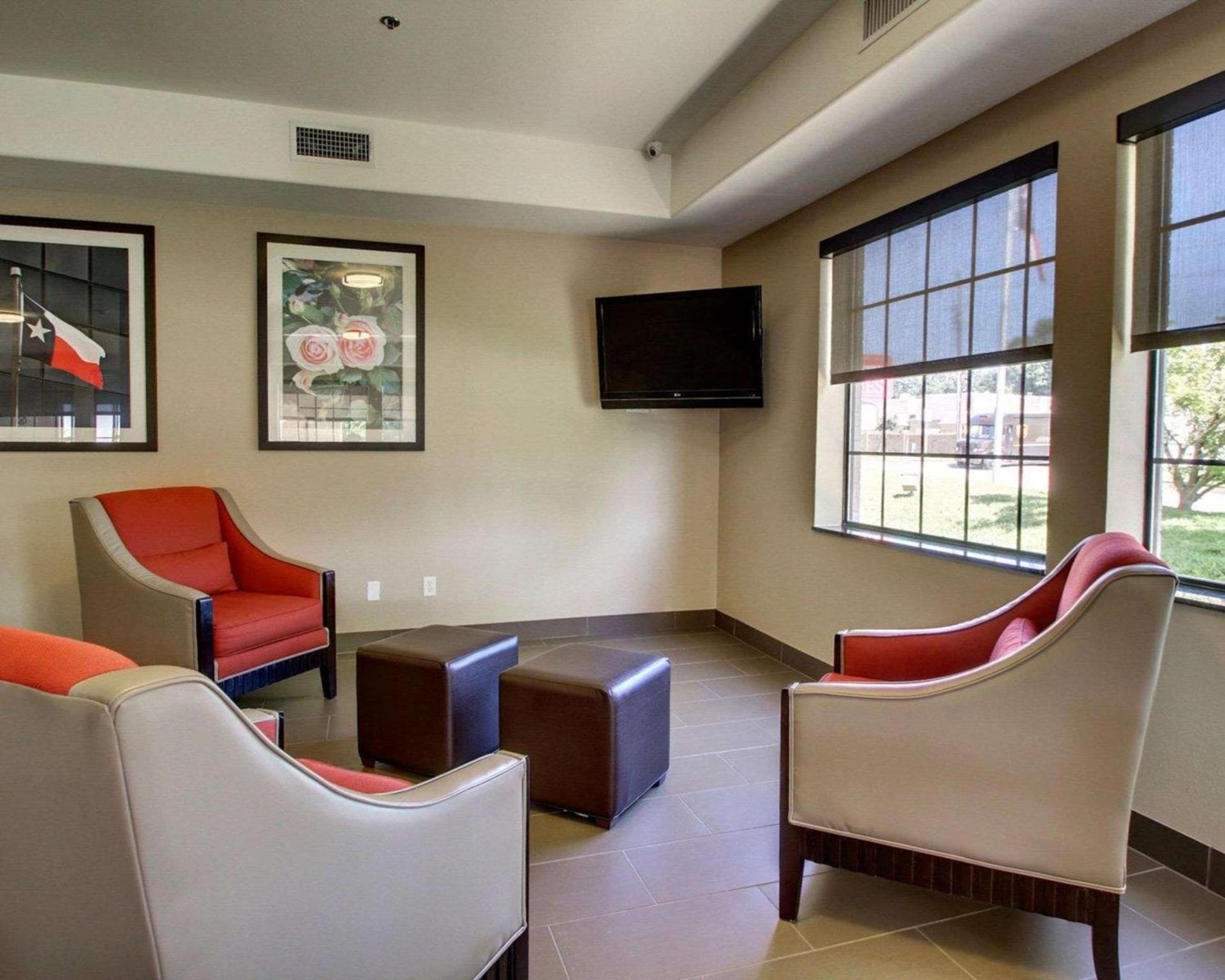 Comfort Suites Tyler South photo 29