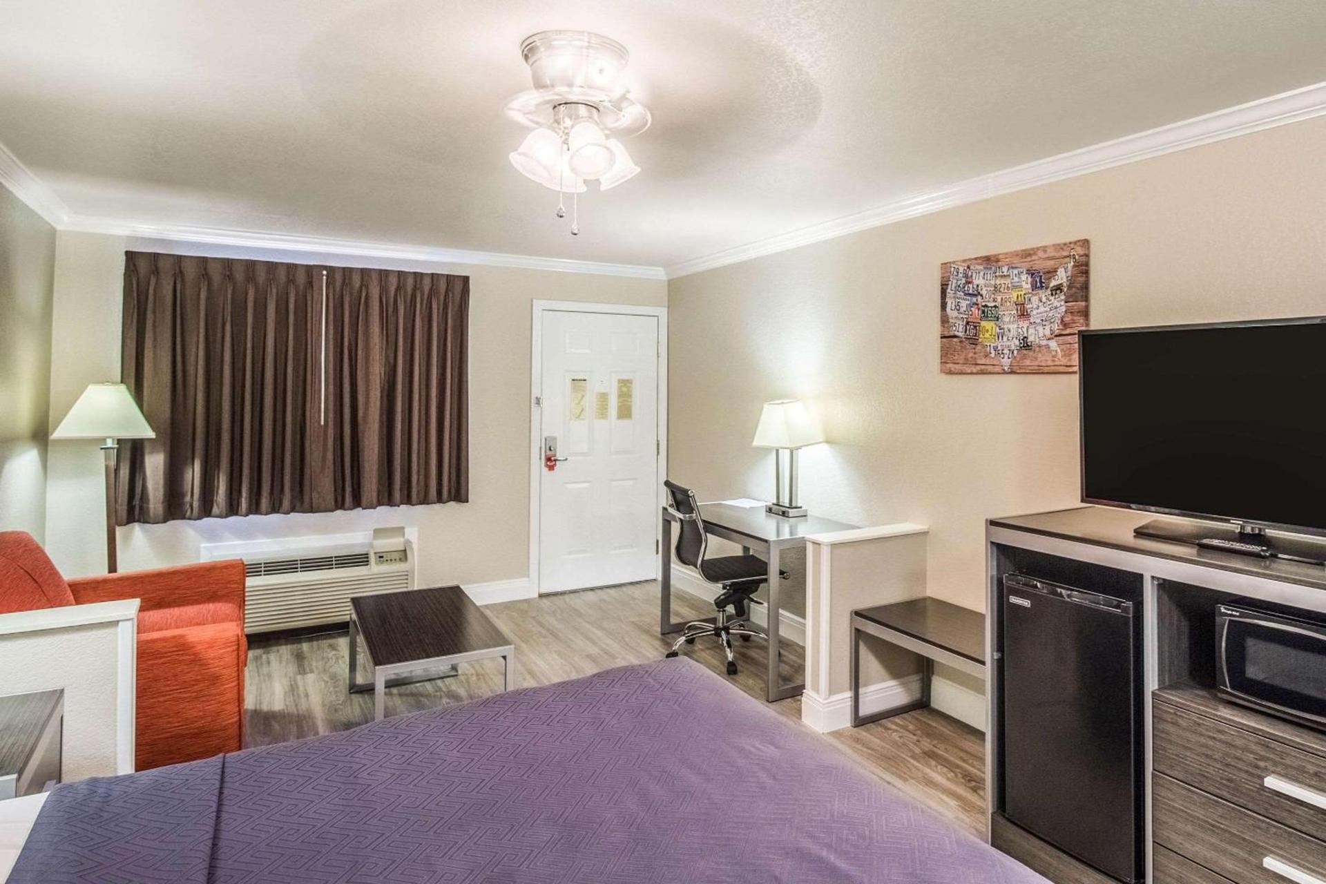 Econo Lodge Inn & Suites Corpus Christi photo 16