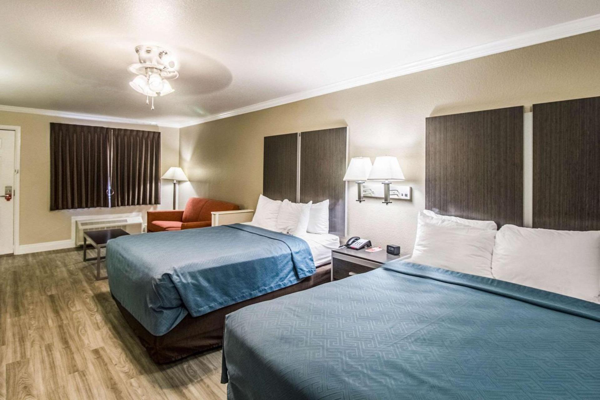 Econo Lodge Inn & Suites Corpus Christi photo 13