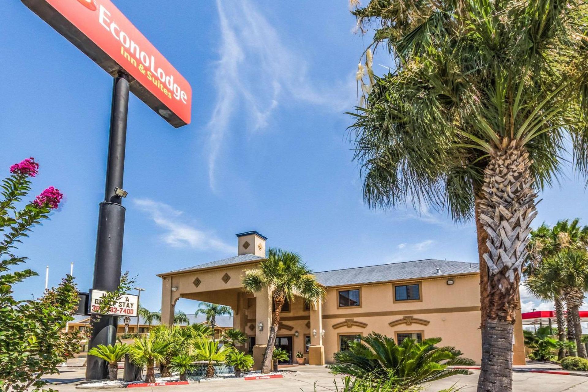 Econo Lodge Inn & Suites Corpus Christi photo 1