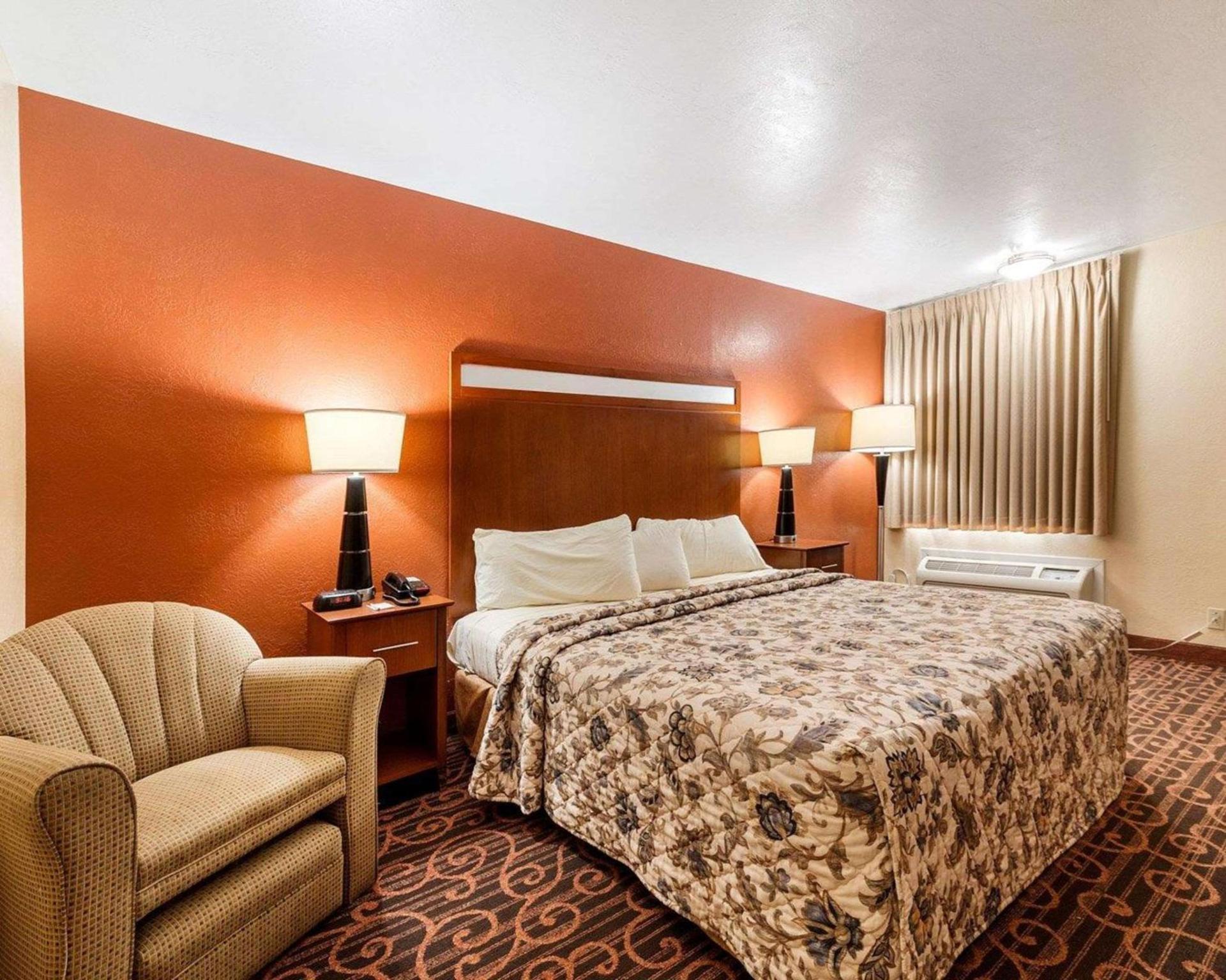 Econo Lodge Jasper photo 16