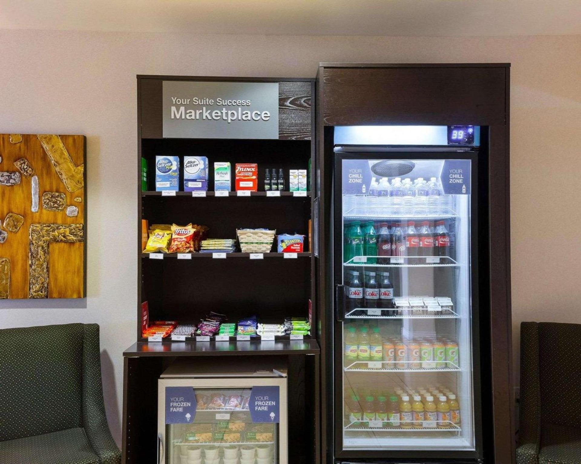 Comfort Suites University photo 55
