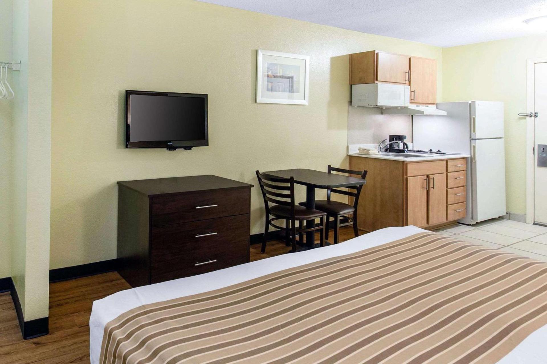 Hawthorn Extended Stay by Wyndham Lewisville photo 15