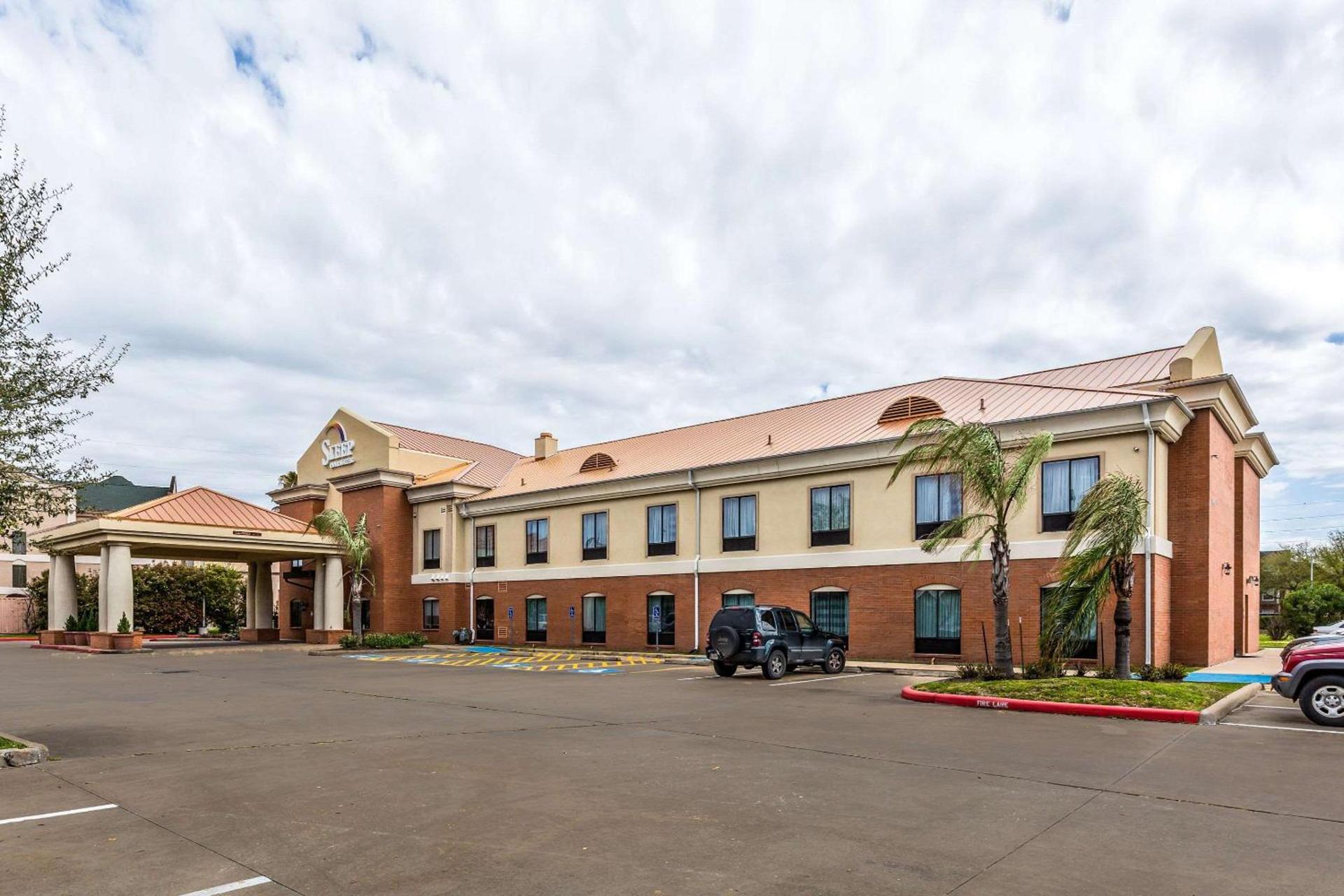 Sleep Inn & Suites Stafford - Sugarland photo 2