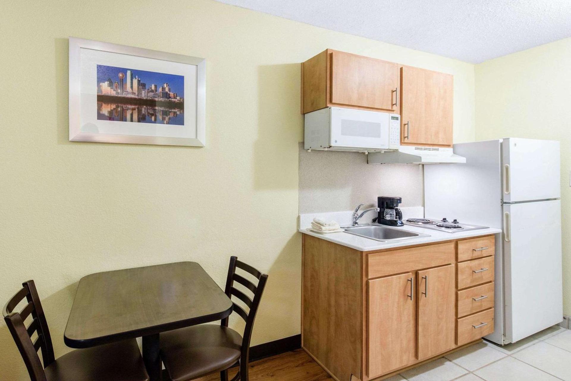 Hawthorn Extended Stay by Wyndham Lewisville photo 17