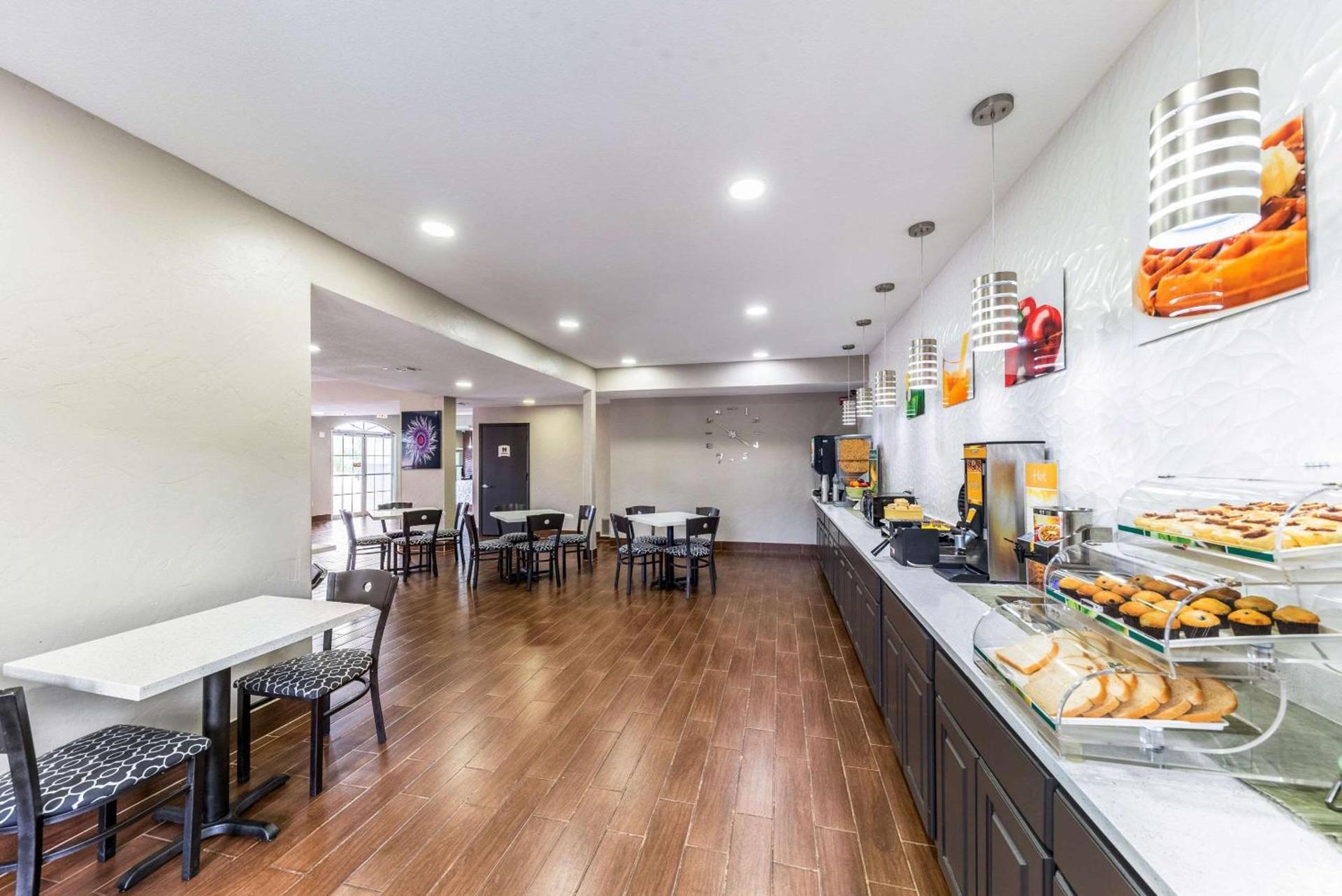 Quality Inn & Suites Canton photo 28