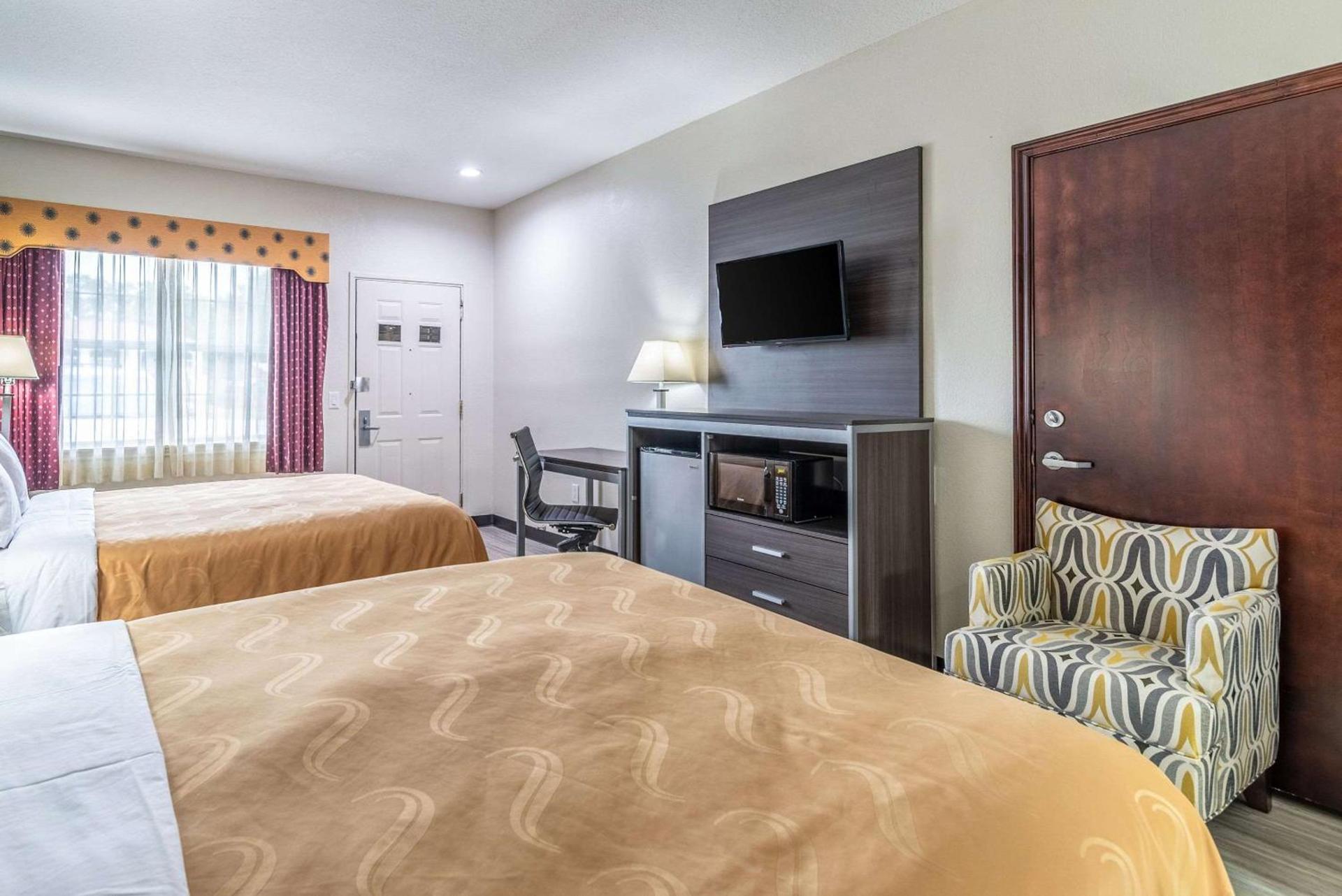 Quality Inn & Suites Canton photo 11