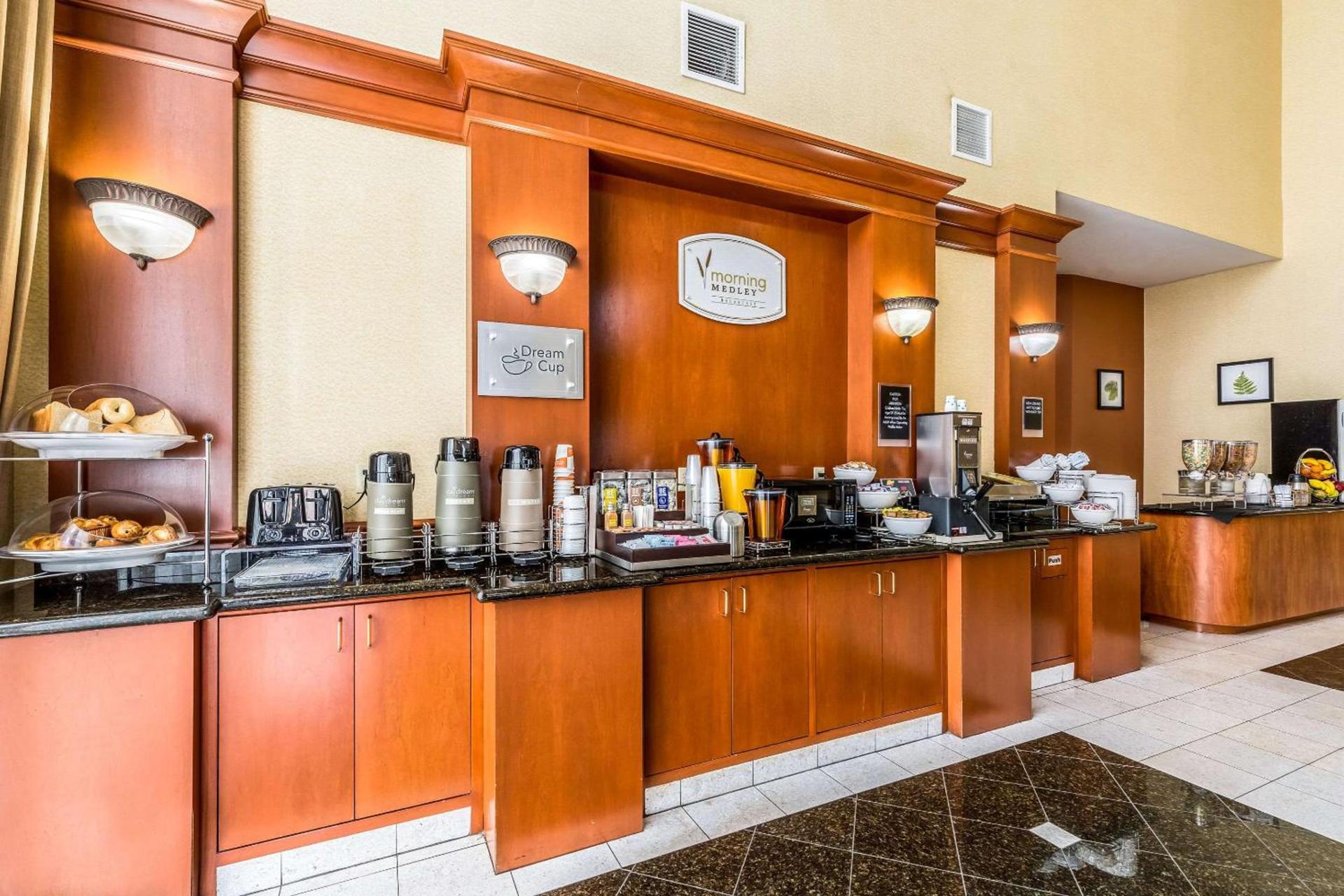 Sleep Inn & Suites Stafford - Sugarland photo 41