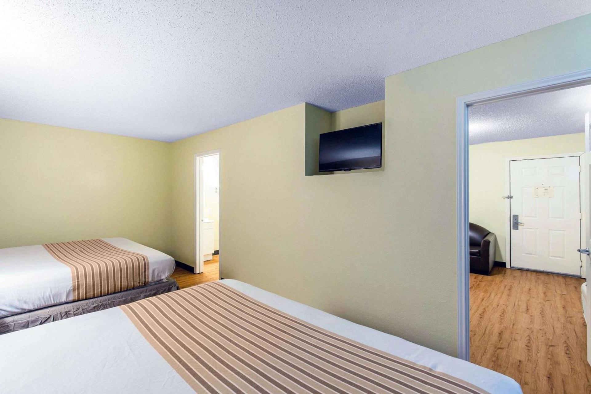 Hawthorn Extended Stay by Wyndham Lewisville photo 5
