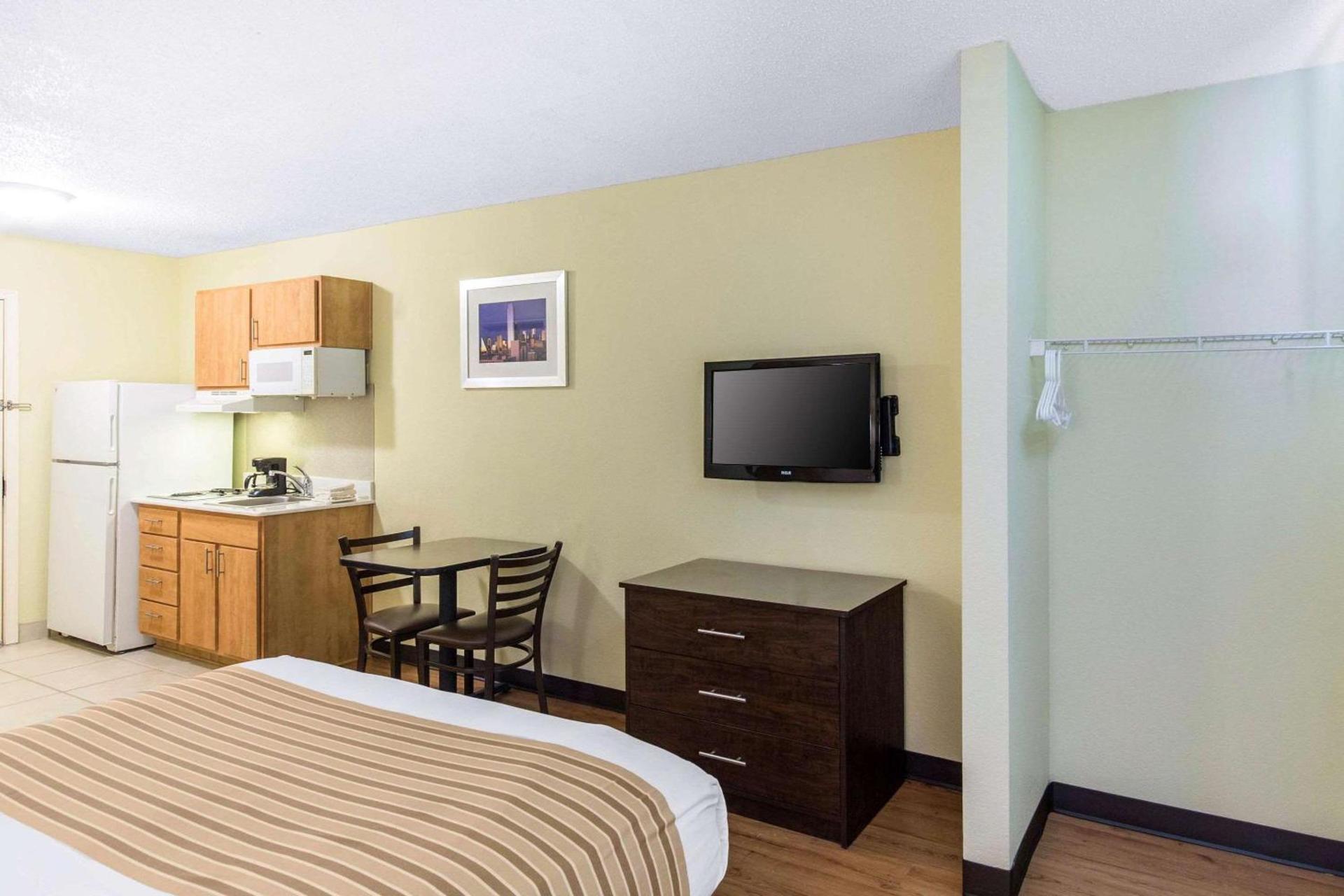 Hawthorn Extended Stay by Wyndham Lewisville photo 7